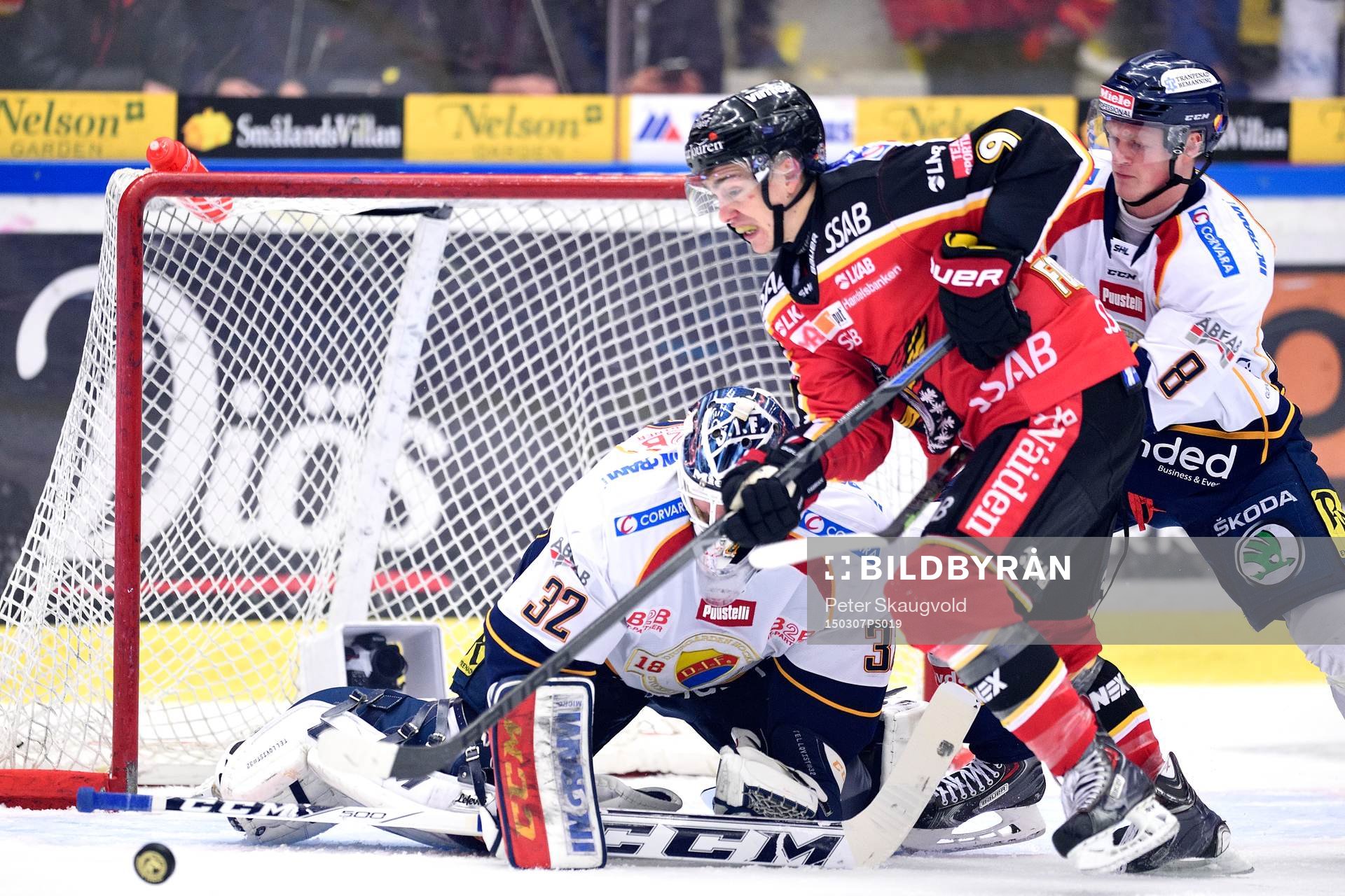 Luleås Johan Forsberg med pucken