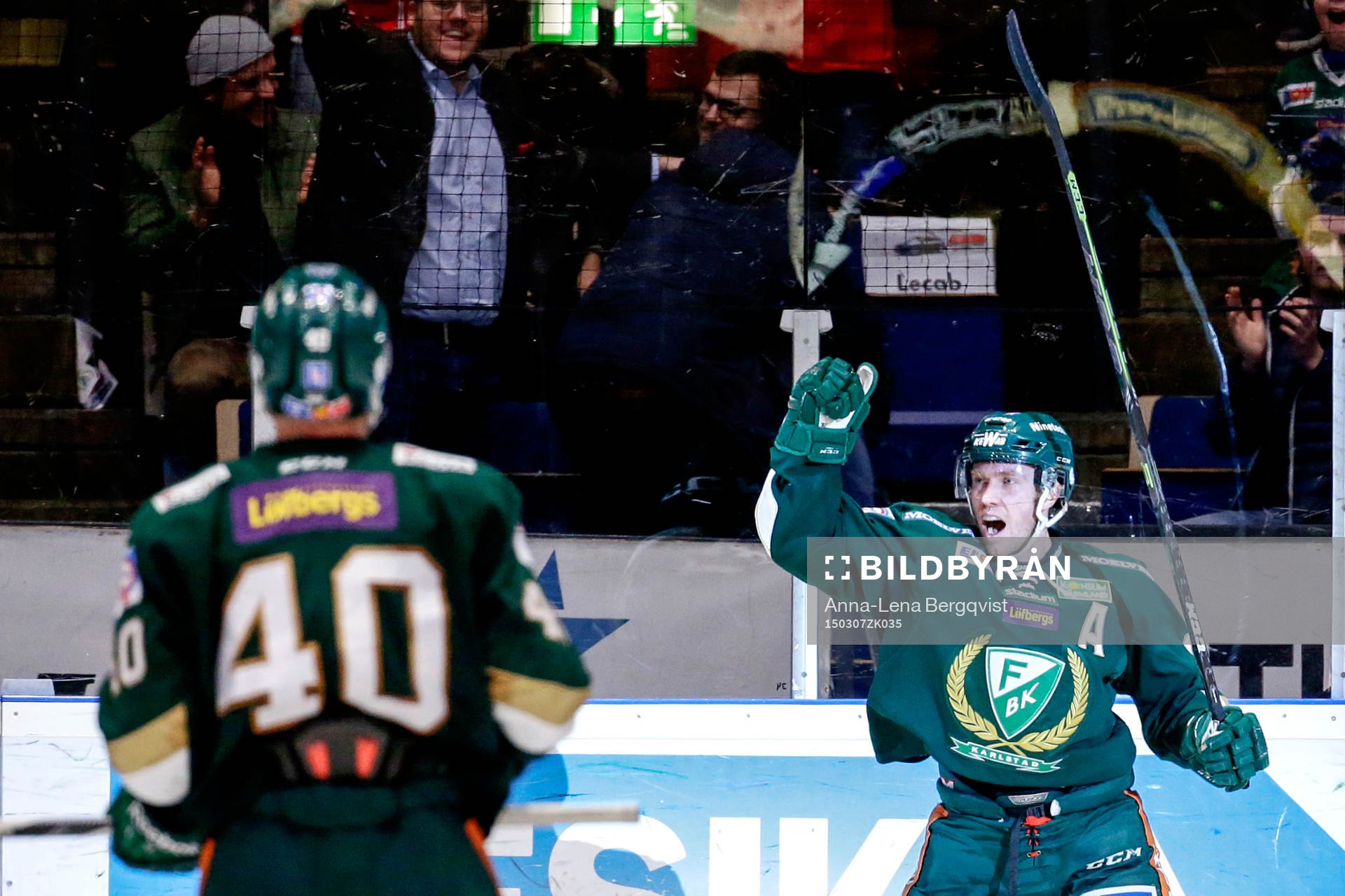 Färjestads Linus Persson kvitterar till 3-3 och jublar
