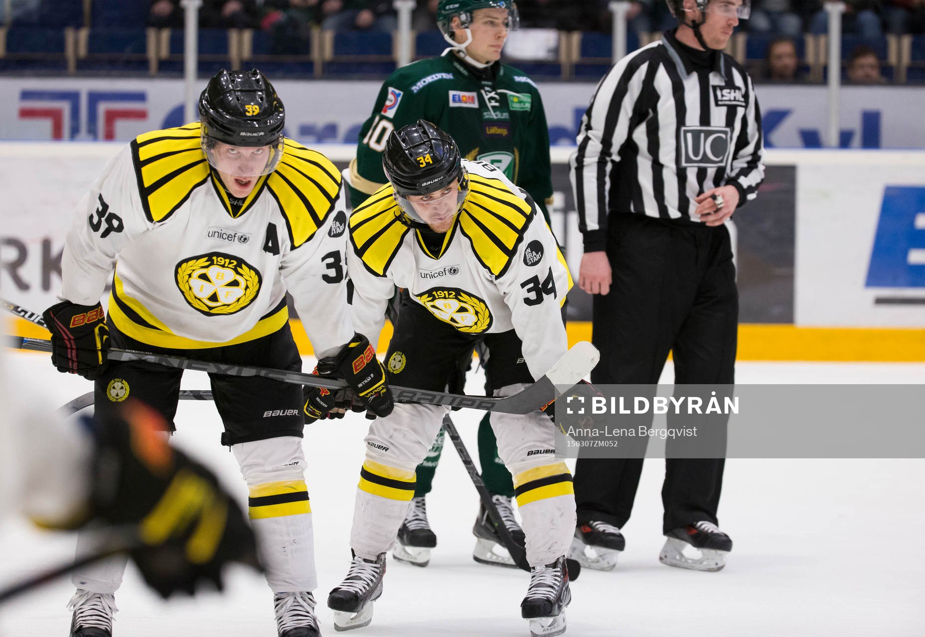 Brynäs Jonas Nordquist och Daniel Brodin inväntar tekning