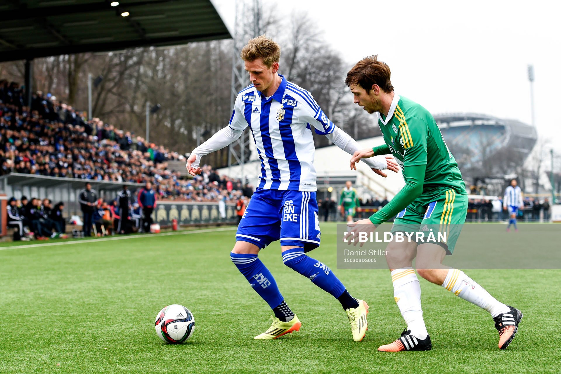 IFK Göteborgs Sören Rieks och Ljungskiles Alexander Mellqvist under fotbollsmatchen i Svenska Cupen mellan IFK Göteborg och Ljungskile den 8 mars 2015 i Göteborg.
