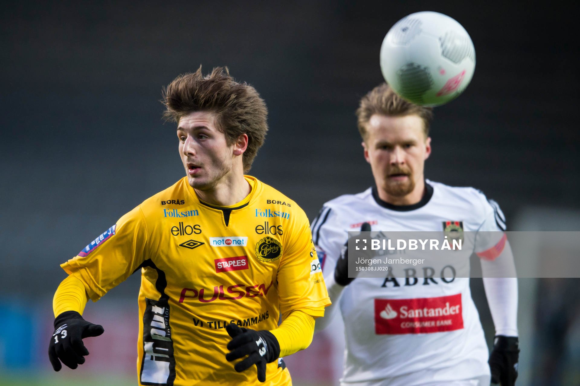 Elfsborgs Arber Zeneli med Brommapojkarnas Jacob Une