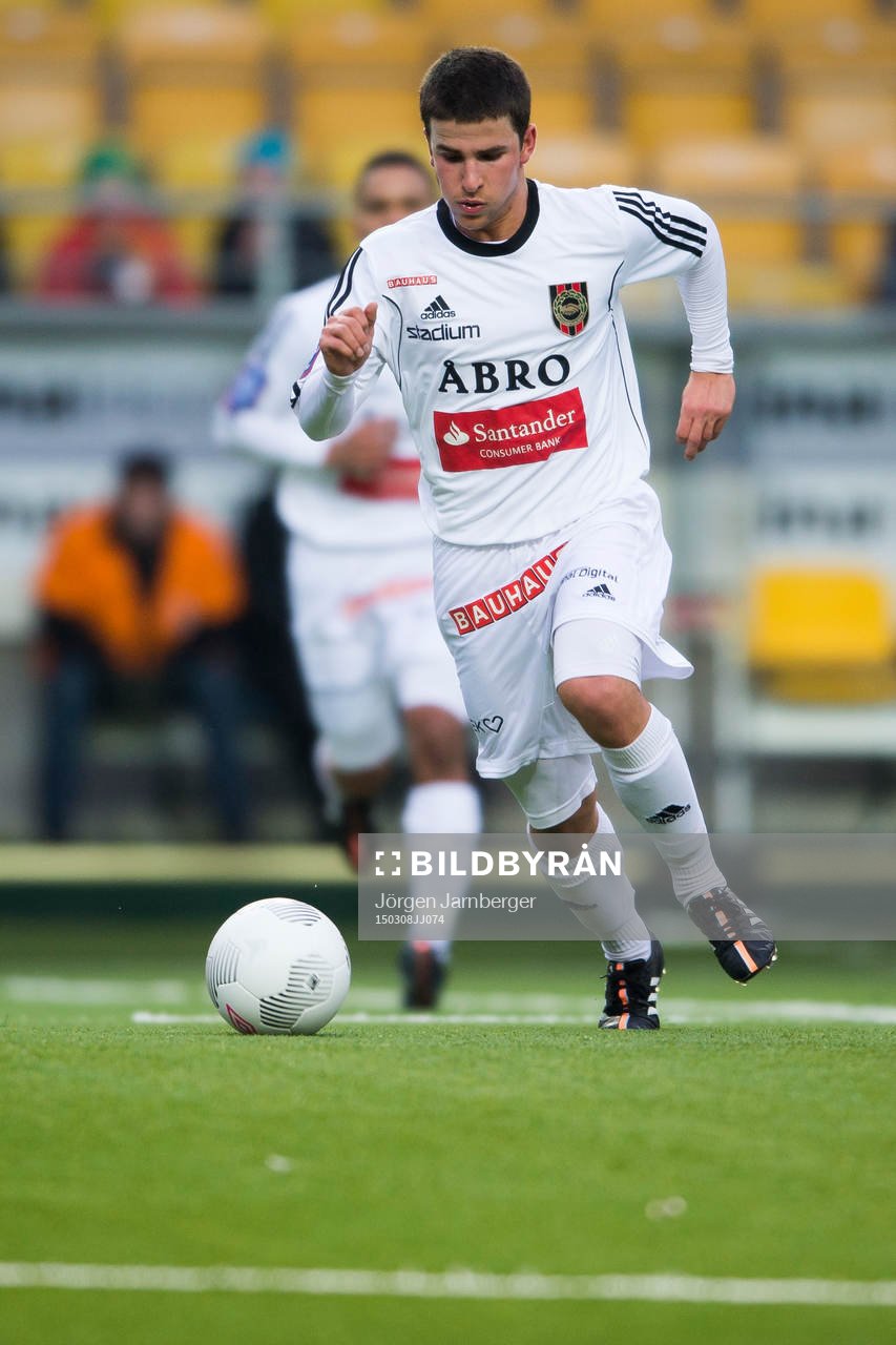 Brommapojkarnas Alexander Seger under fotbollsmatchen i Svenska cupen mellan Elfsborg och Brommapojkarna den 8 mars 2015 i Borås.