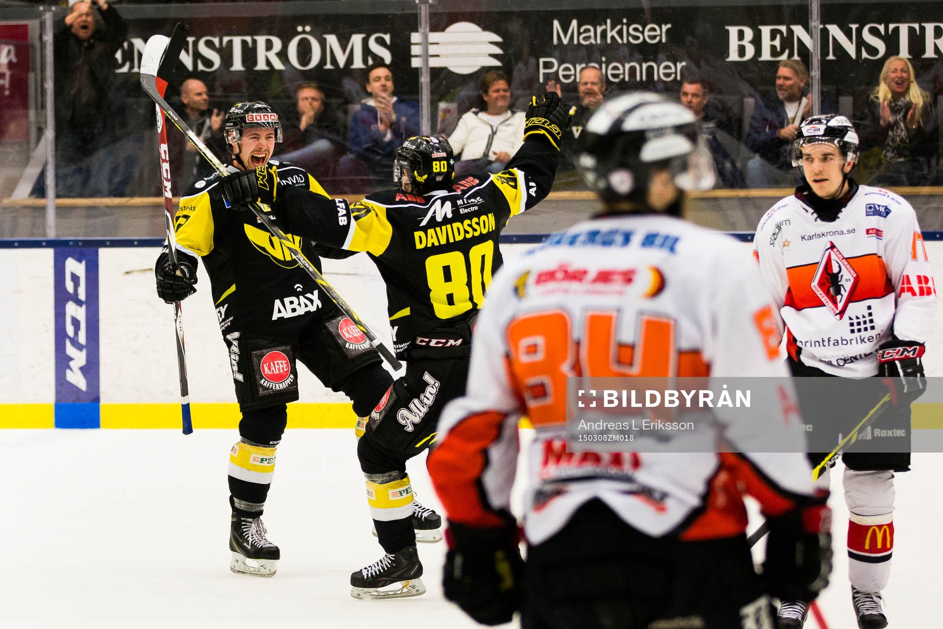 Västerås Robin Jacobsson jublar