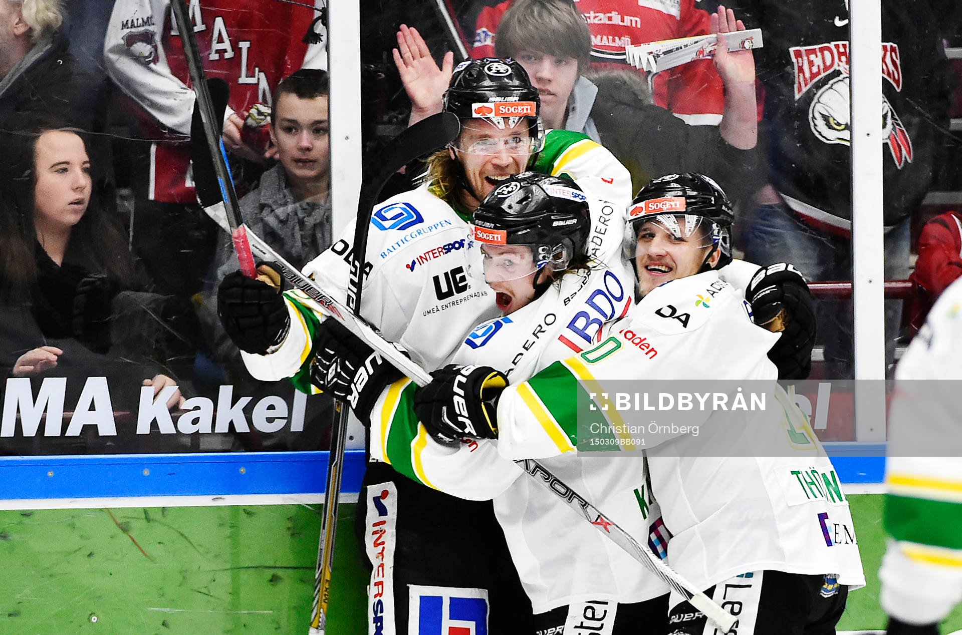 Björklövens spelare jublar