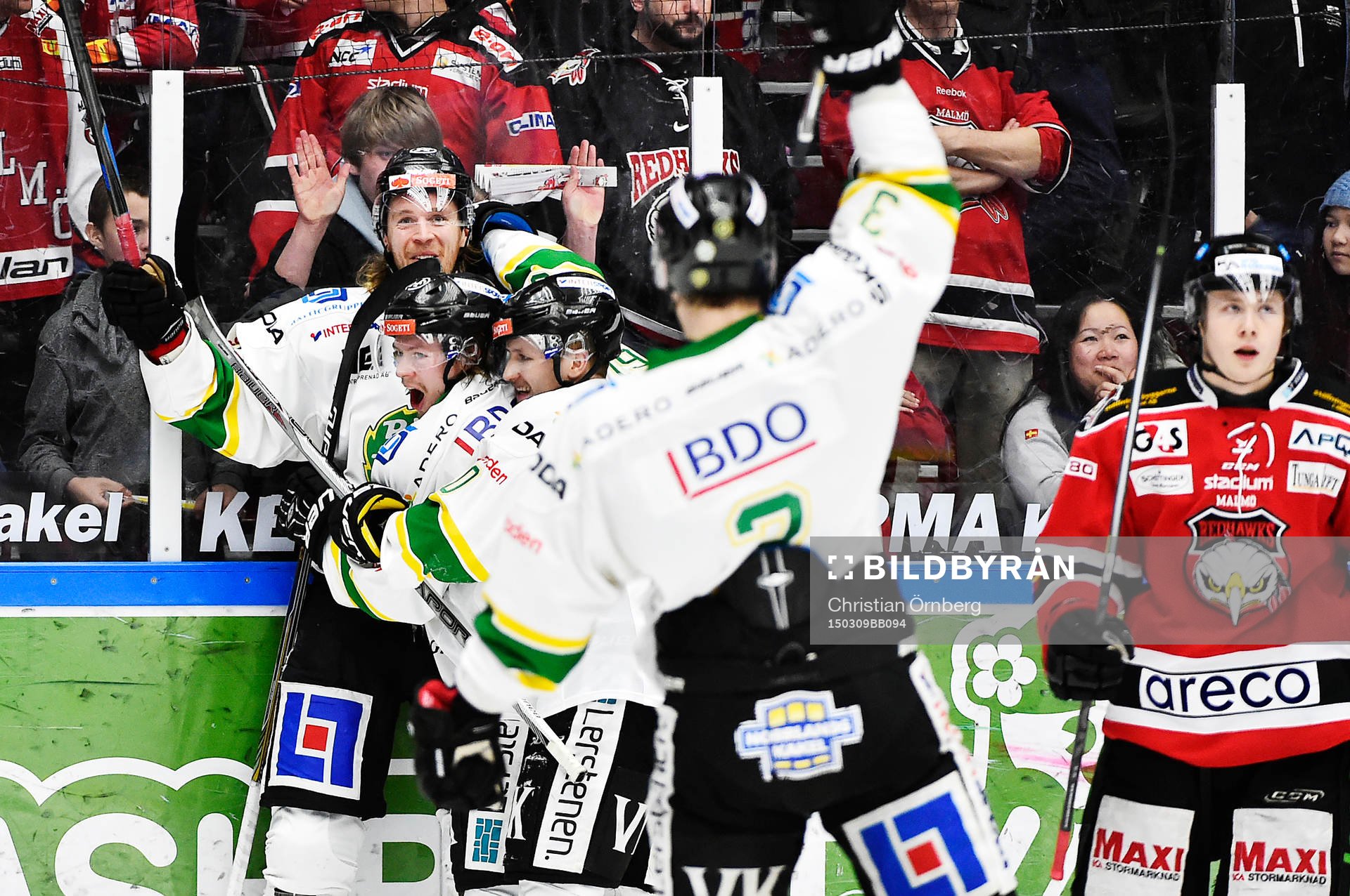 Björklövens spelare jublar