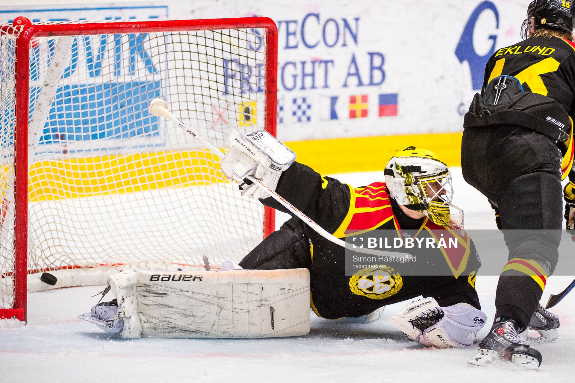 Brynäs målvakt Bernhard Starkbaum släpper in 1-2