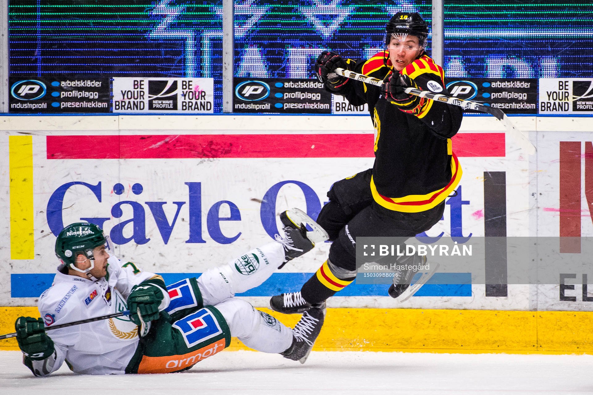 Färjestads Anton Grundel och Brynäs Anton Rödin