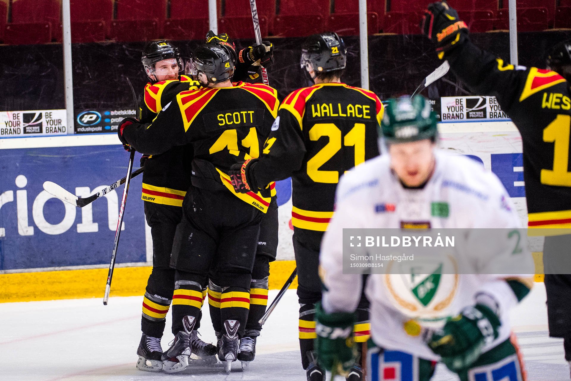 Brynäs Bill Sweatt  ,v, jublar