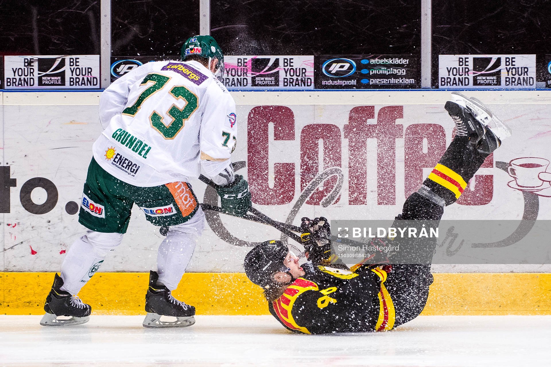 Färjestads Anton Grundel och Brynäs Oskar Lindblom