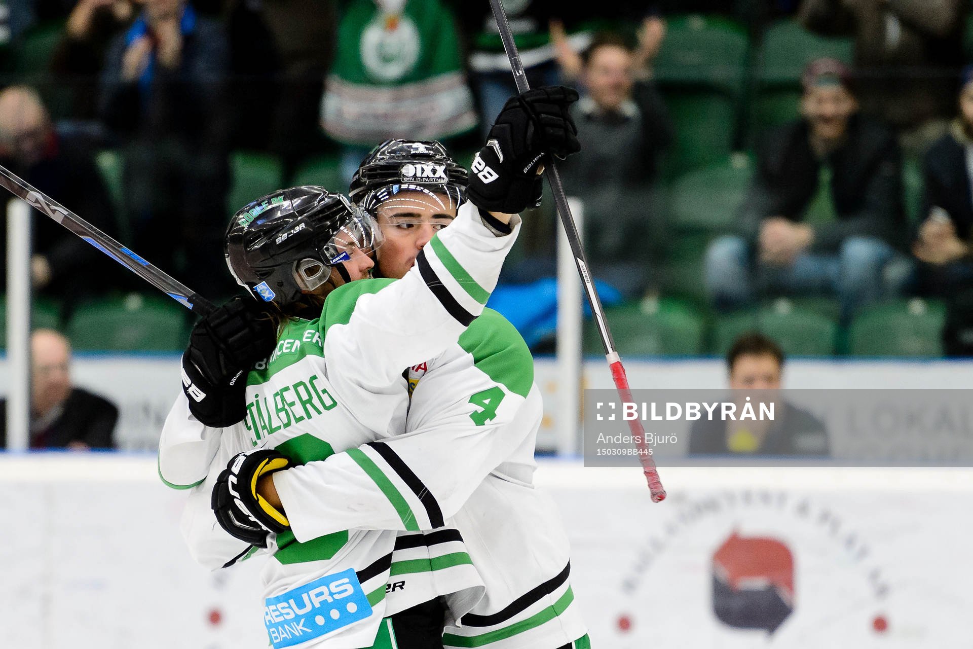 Rögles Sebastian Stålberg och Alen Bibic jublar