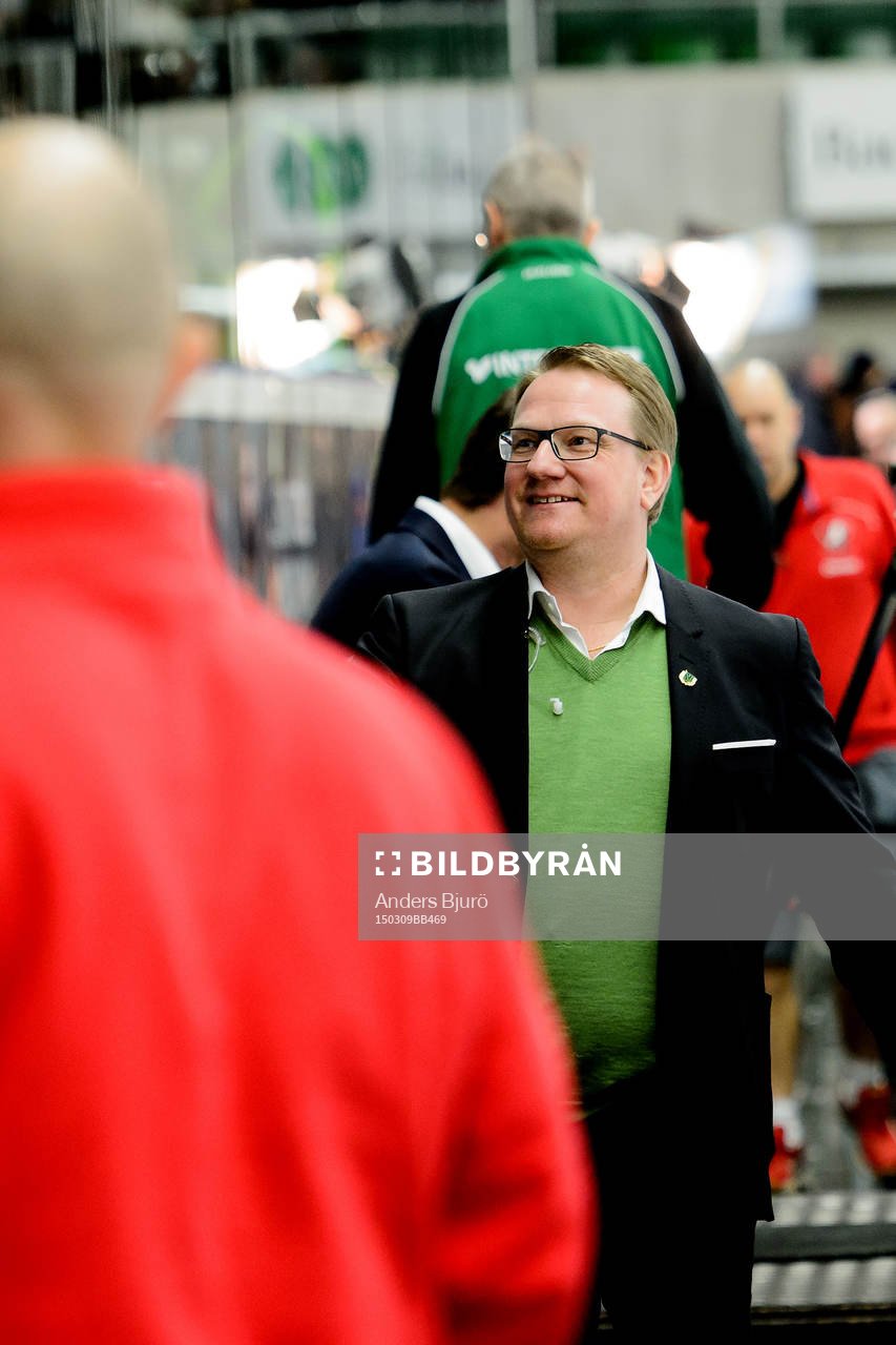 Rögles tränare Magnus Bogren ser glad ut