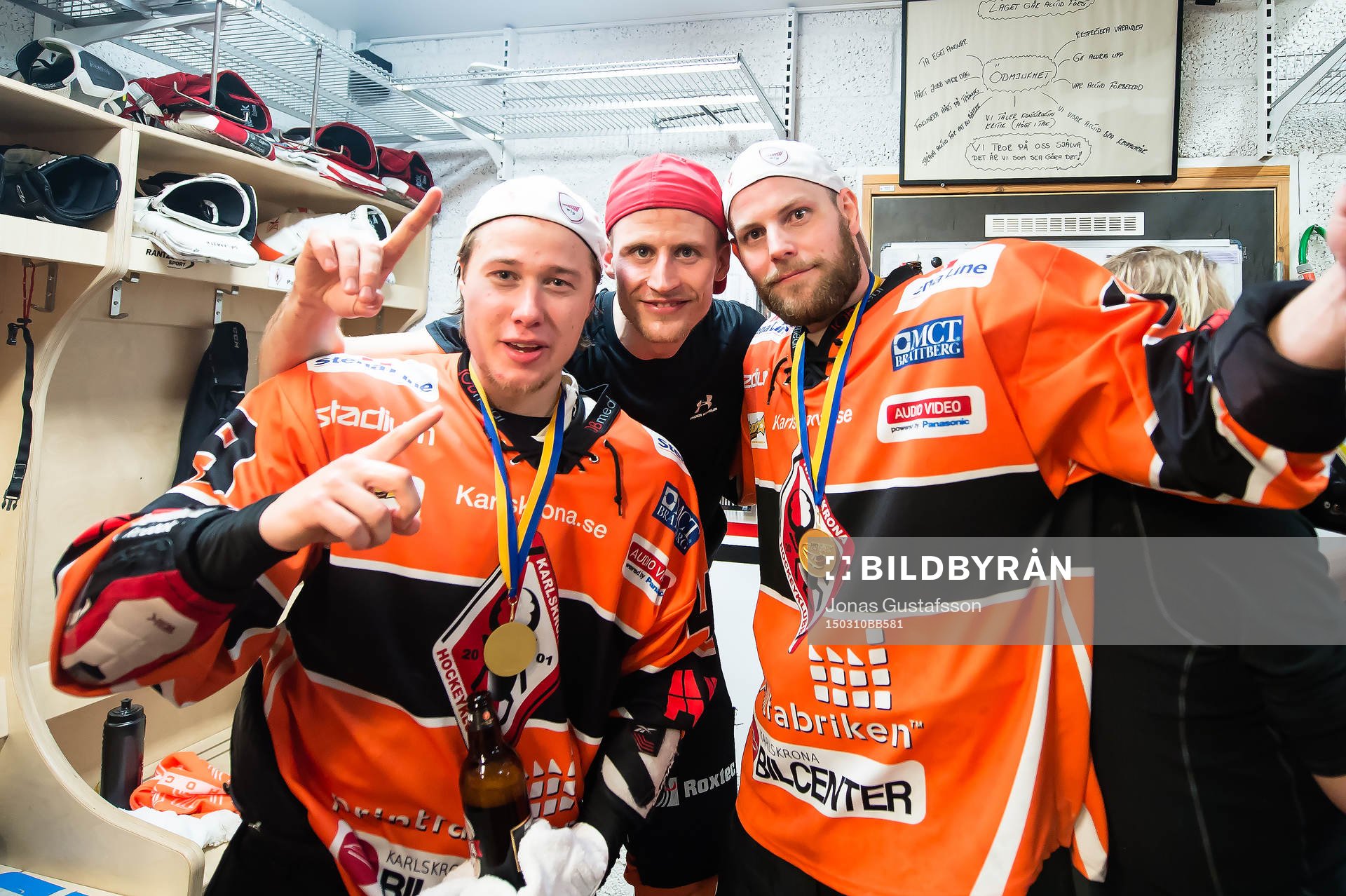 Filip Cruseman Alexander Bergström ,Jimmie Svensson jublar