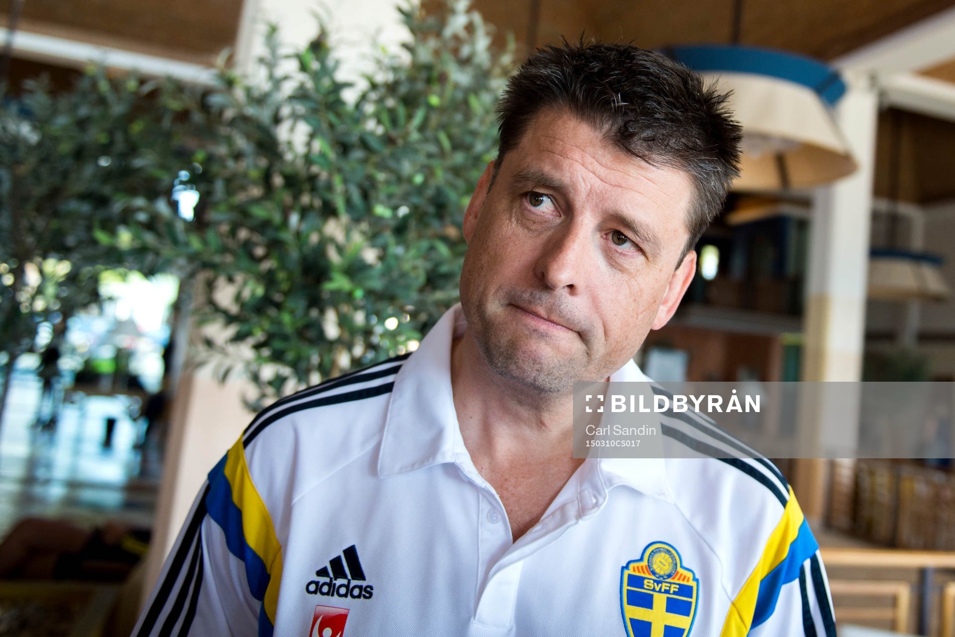 Sveriges läkare Mats Börjesson blir intervjuad