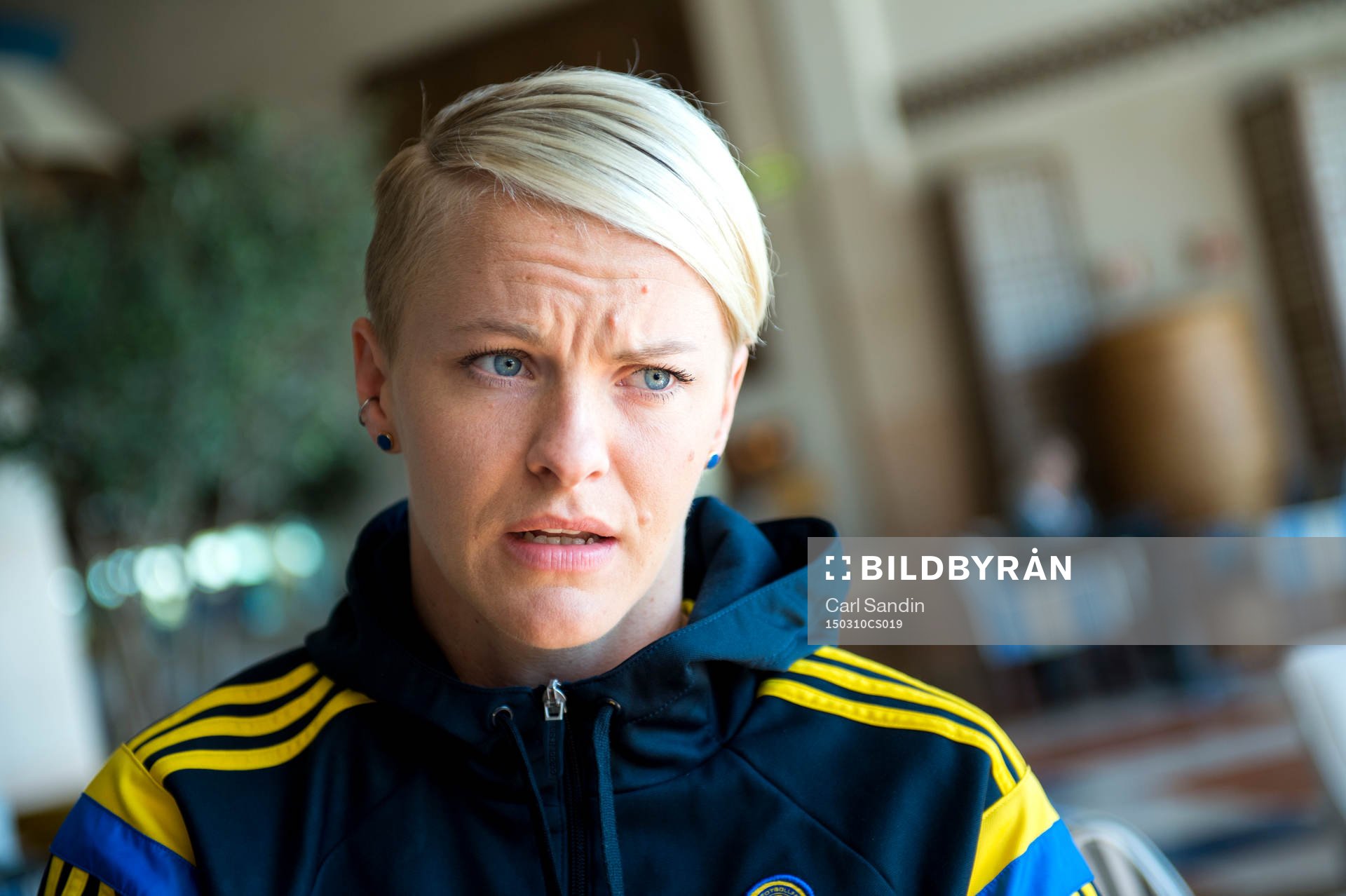 Sveriges Nilla Fischer blir intervjuad