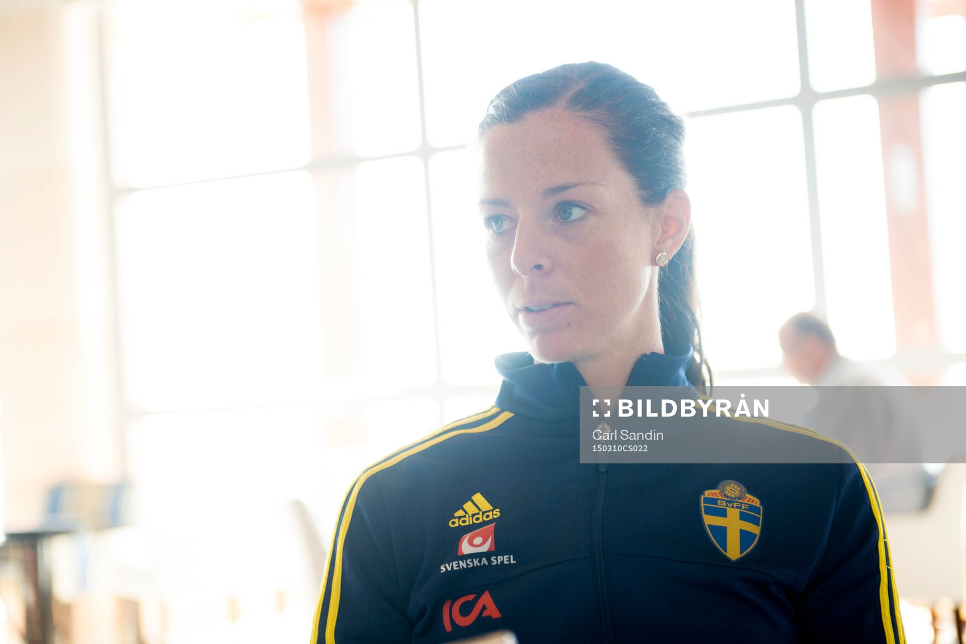 Sveriges Lotta Schelin blir intervjuad