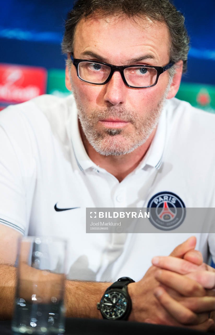 Tränare Laurent Blanc under en presskonferens med Paris SG inför den andra åttondelsfinalen i Champions League, den 10 mars 2015 i London.