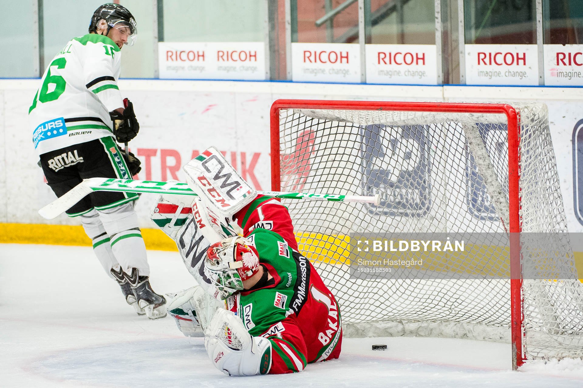 Rögles Christopher Liljewall gör mål på straff bakom