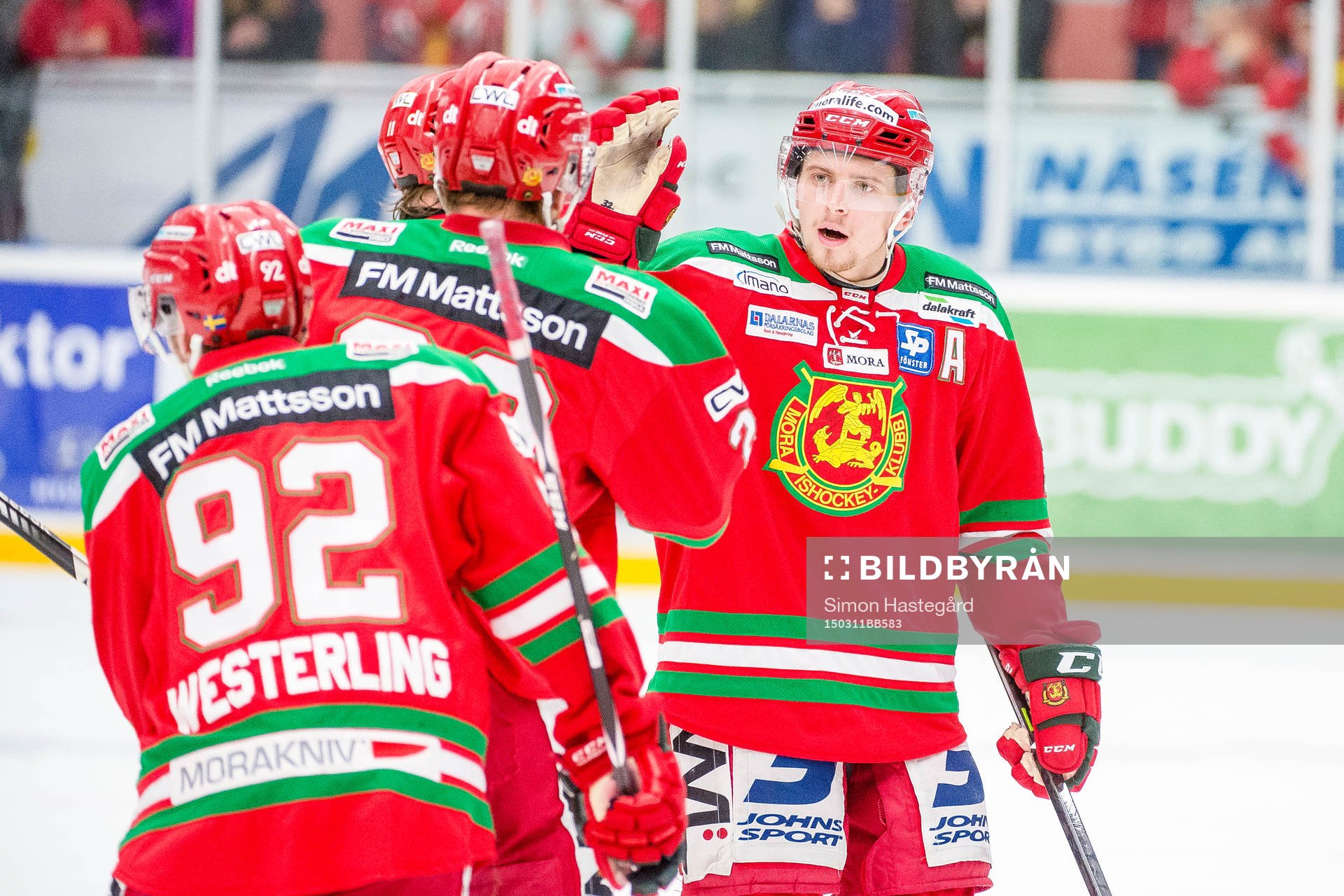 Moras Lukas Bengtsson jublar