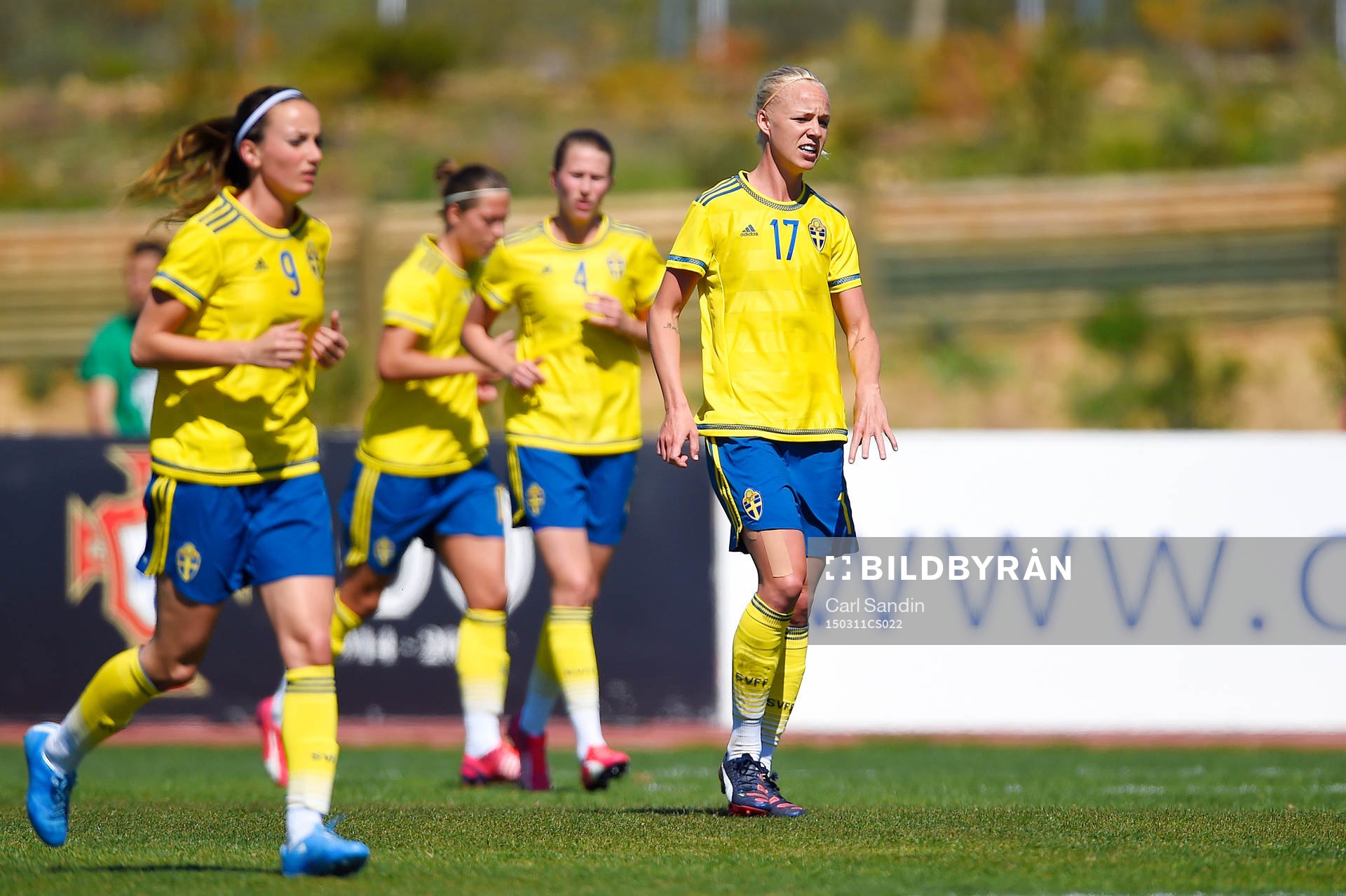 Sveriges Caroline Seger, Kosovare Asllani och Emma Berglund