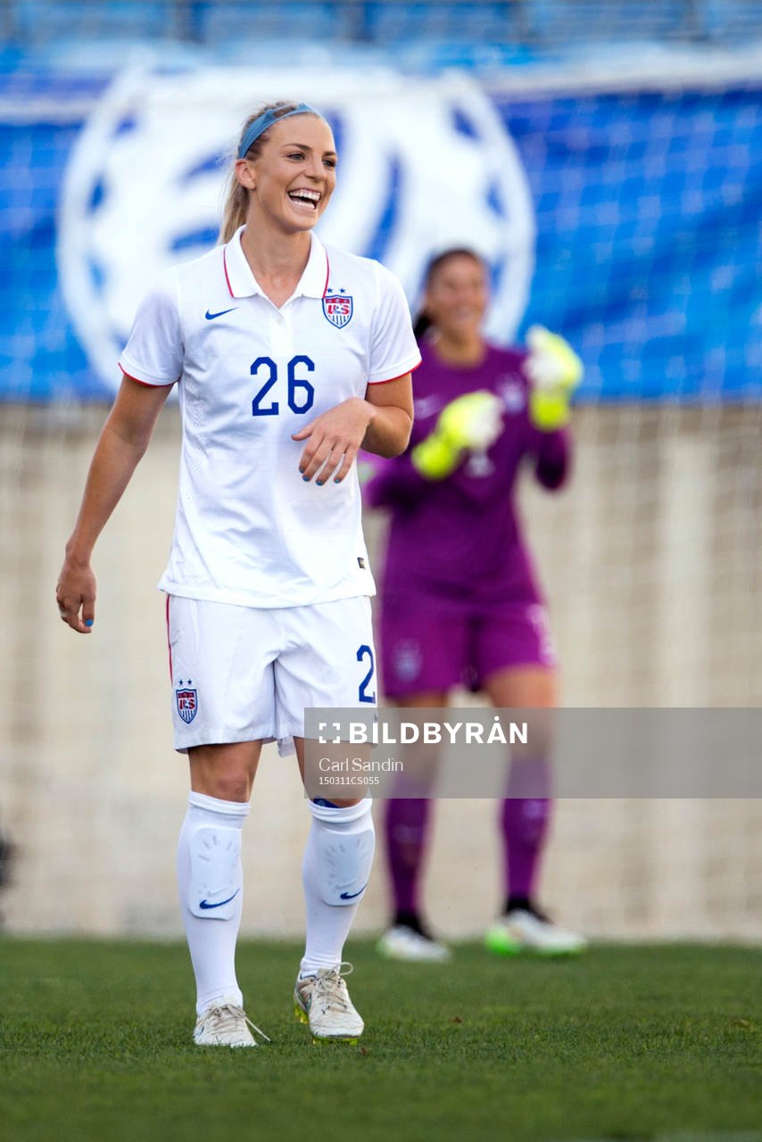 s Julie Johnston jublar