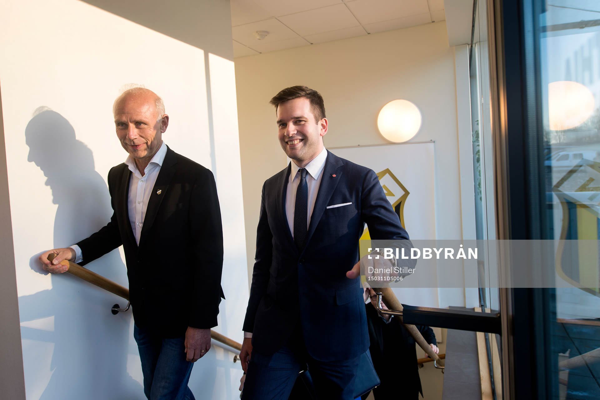 Dennis Andersson, Klubbdirektör BK Häcken, och Idrottsministern Gabriel Wikström fotograferade under ett besök hos BK Häcken den 11 mars 2015 i Göteborg.
