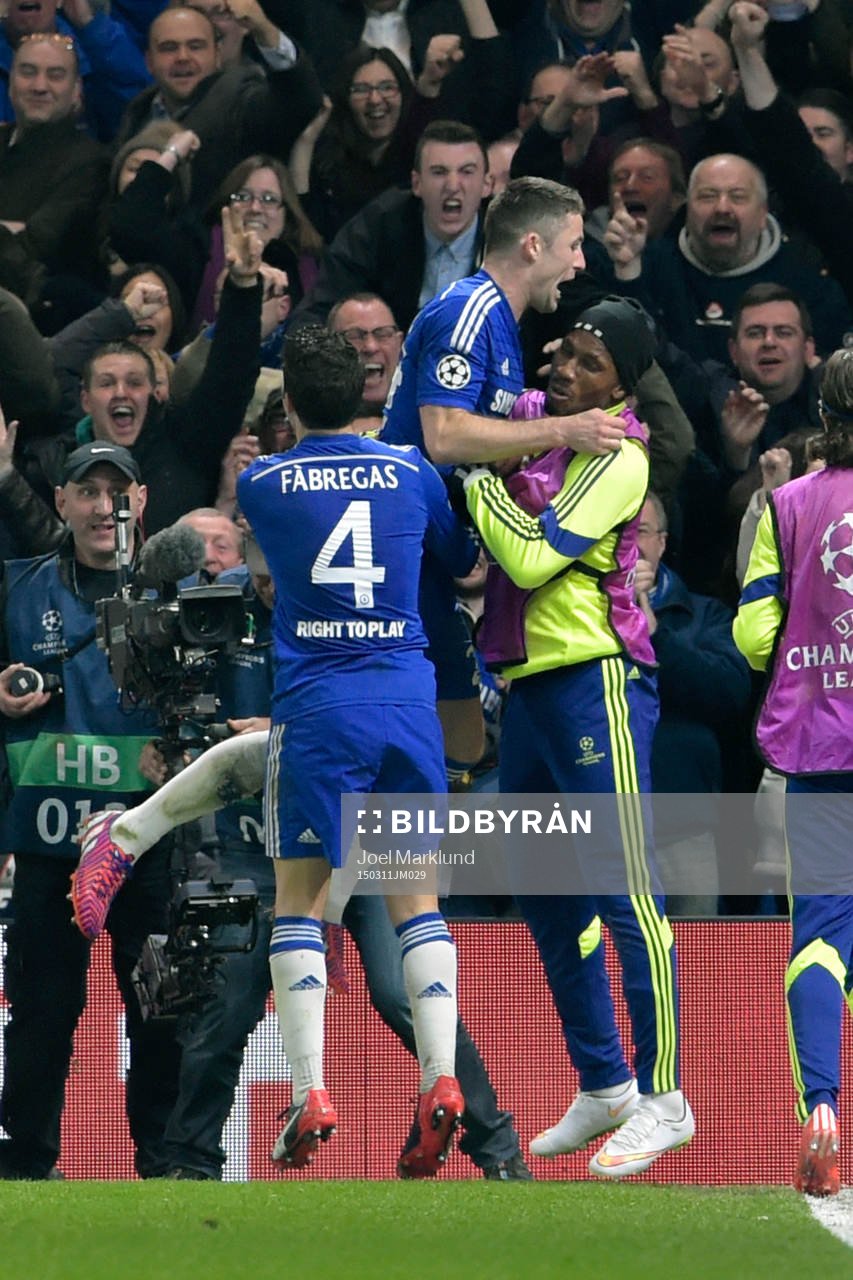 Chelseas Cesc Fabregas, Gary Cahill och Didier Drogba jublar