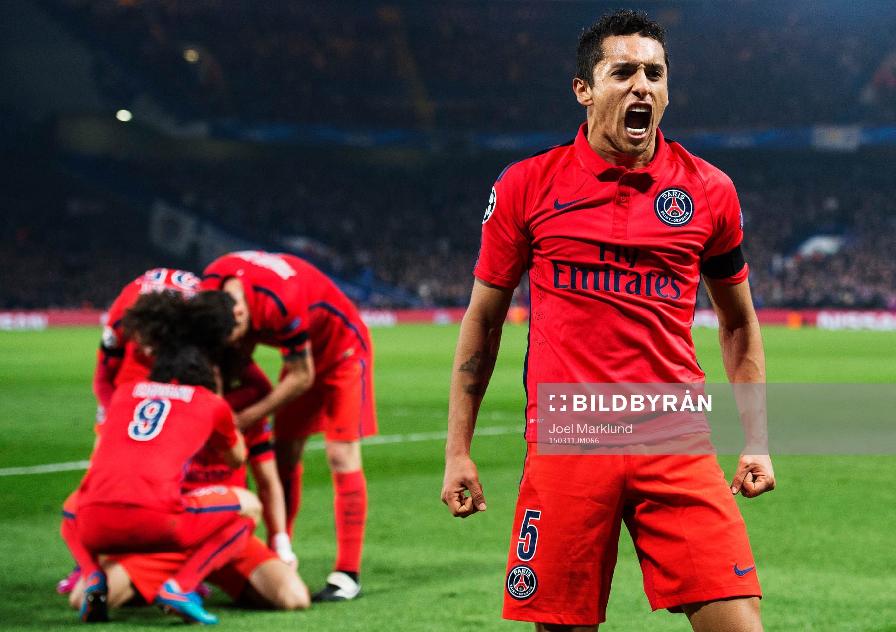 Paris Marquinhos jublar framför sina lagkamrater