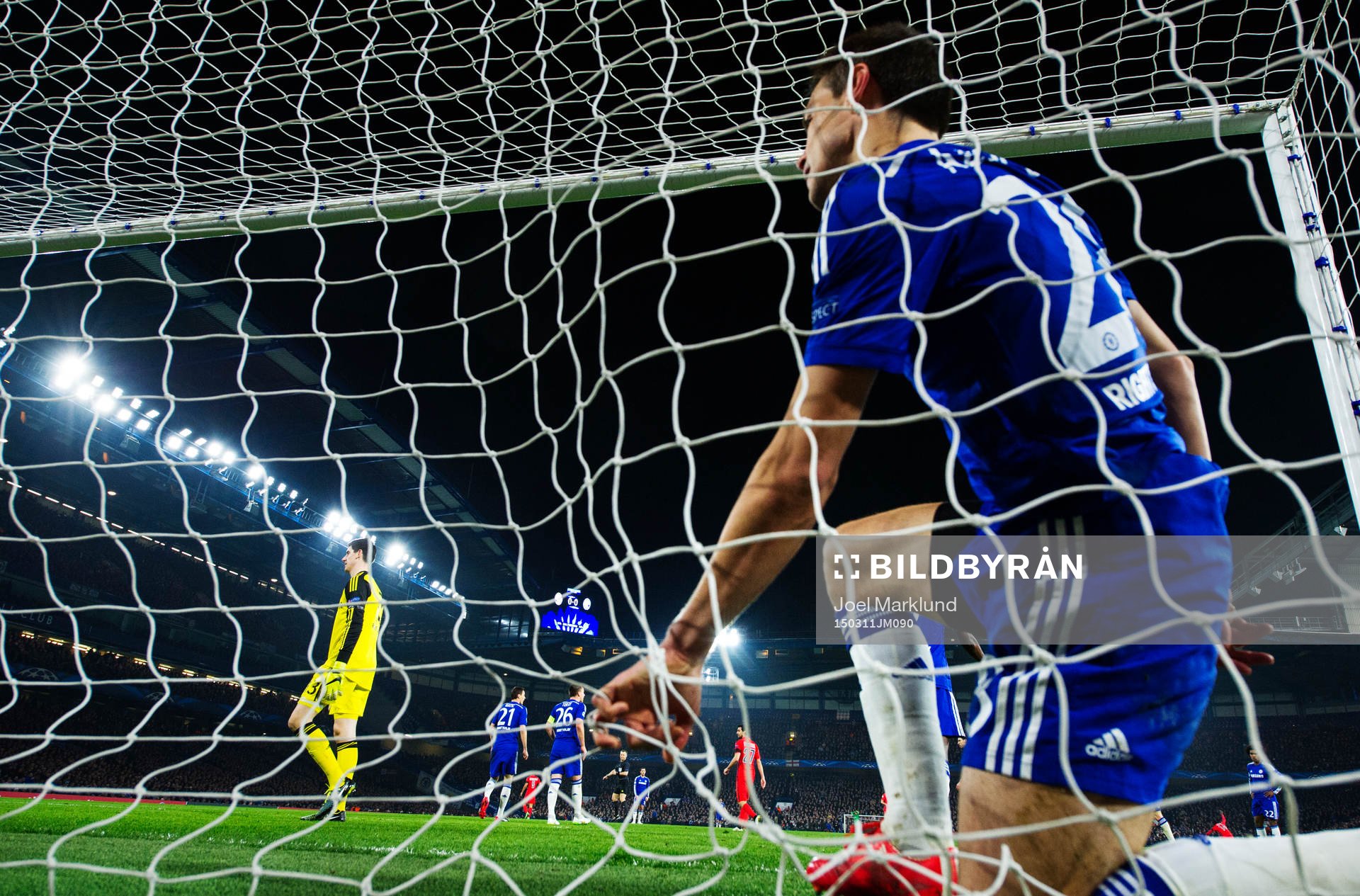 Chelseas Cesar Azpilicueta drar i målnätet