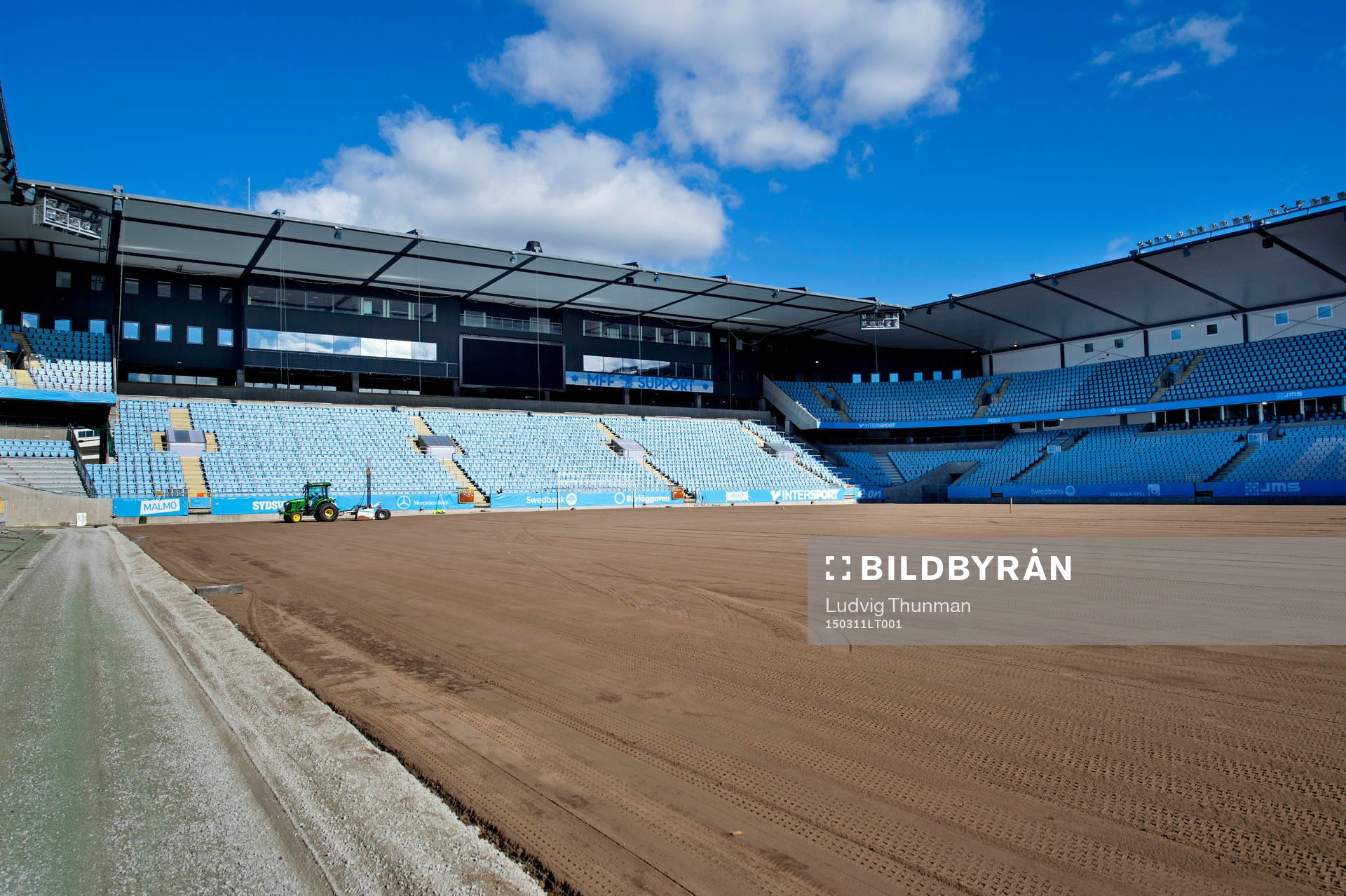 Swedbank Stadion utan gräsmatta inför presskonferens med Malmö FF den 11 mars 2015 i Malmö. 