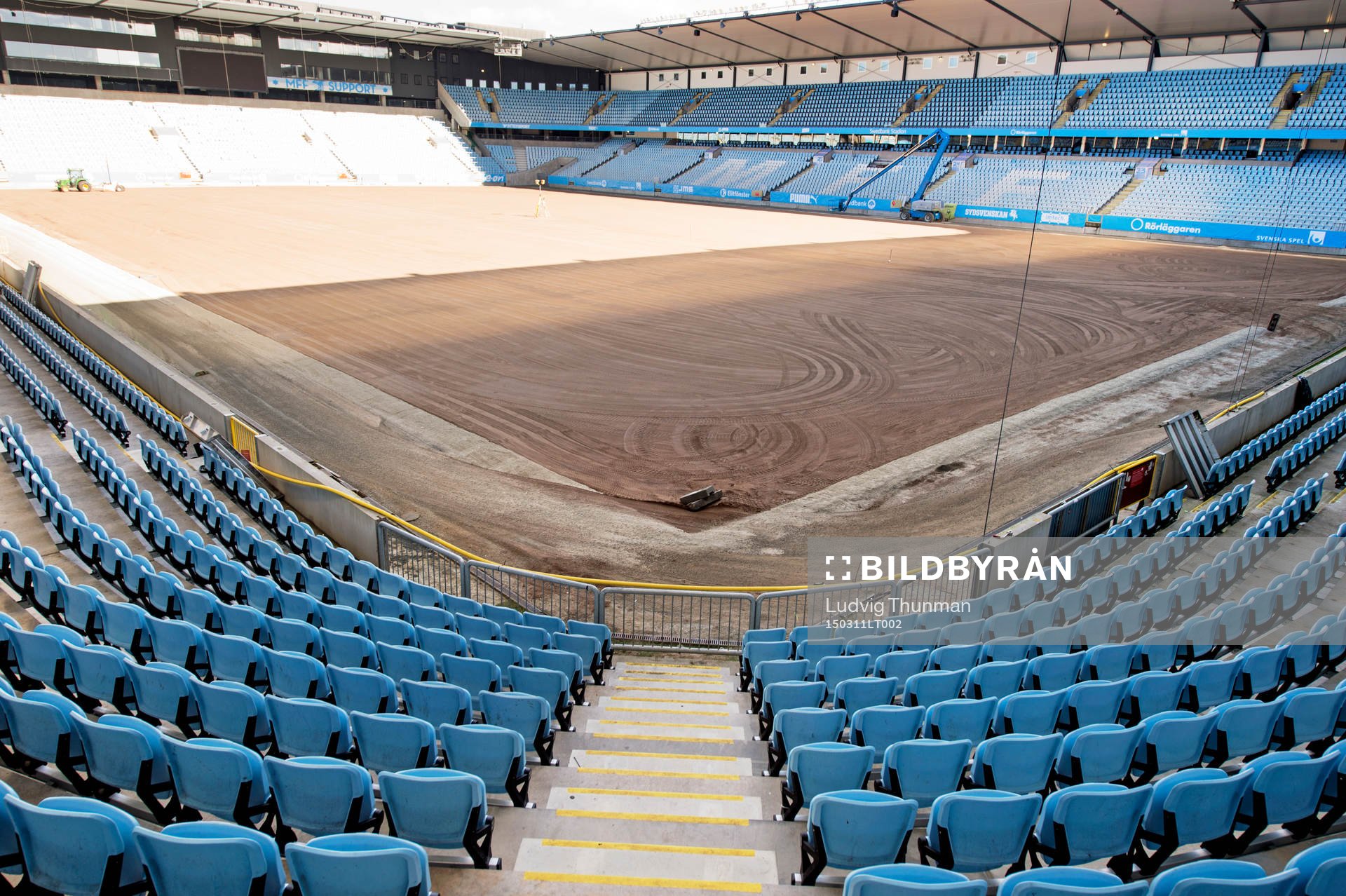 Swedbank Stadion utan gräsmatta