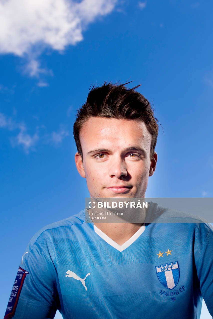 Malmö FFs nyförvärv Andreas Vindheim poserar för ett porträtt efter en presskonferens med Malmö FF den 11 mars 2015 i Malmö. 