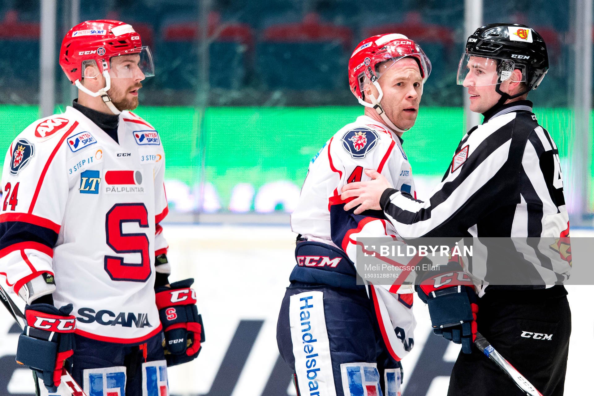 Södertäljes Robert Carlsson döms till matchstraff