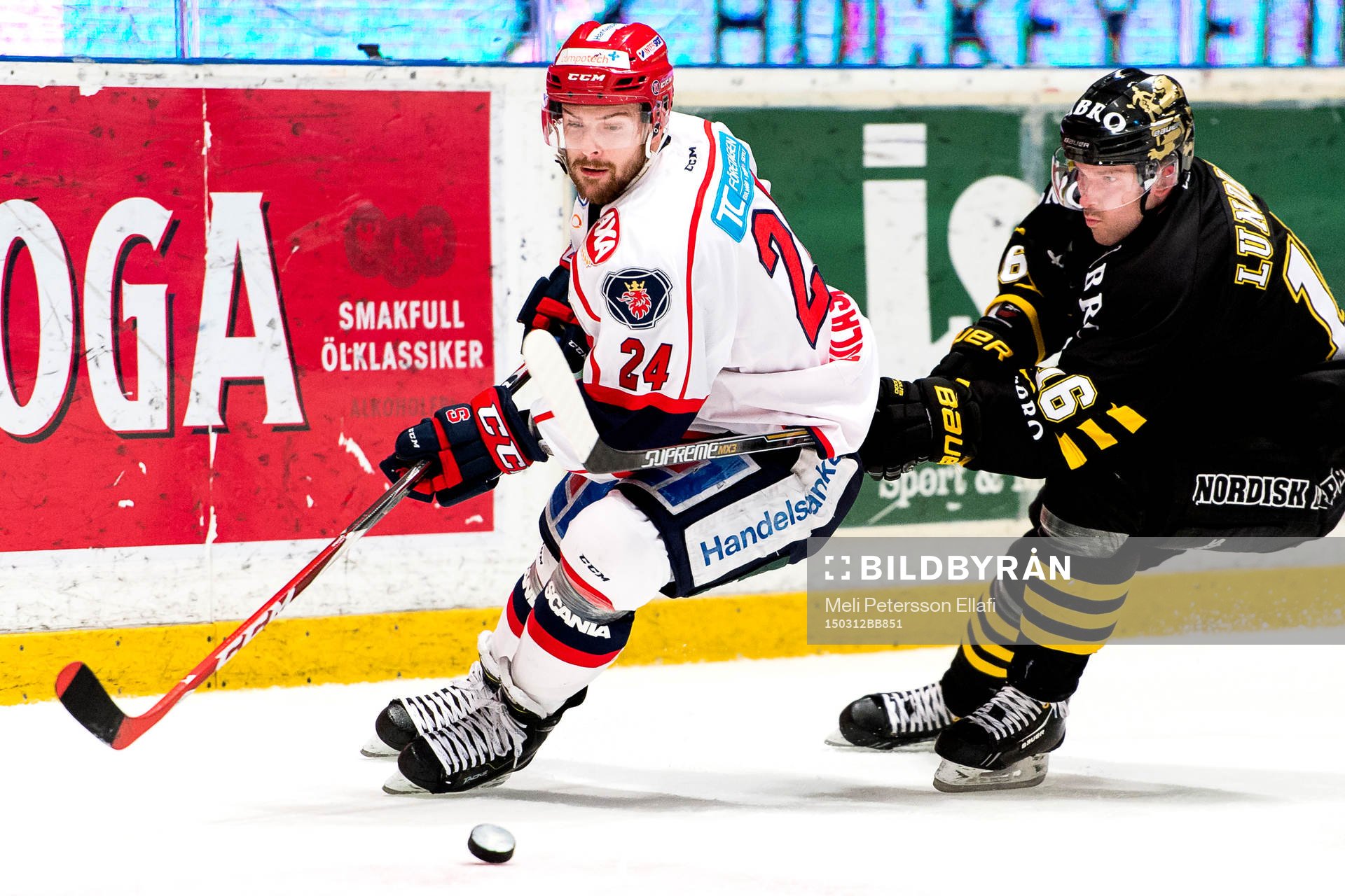 s Emil Lundberg i en närkamp