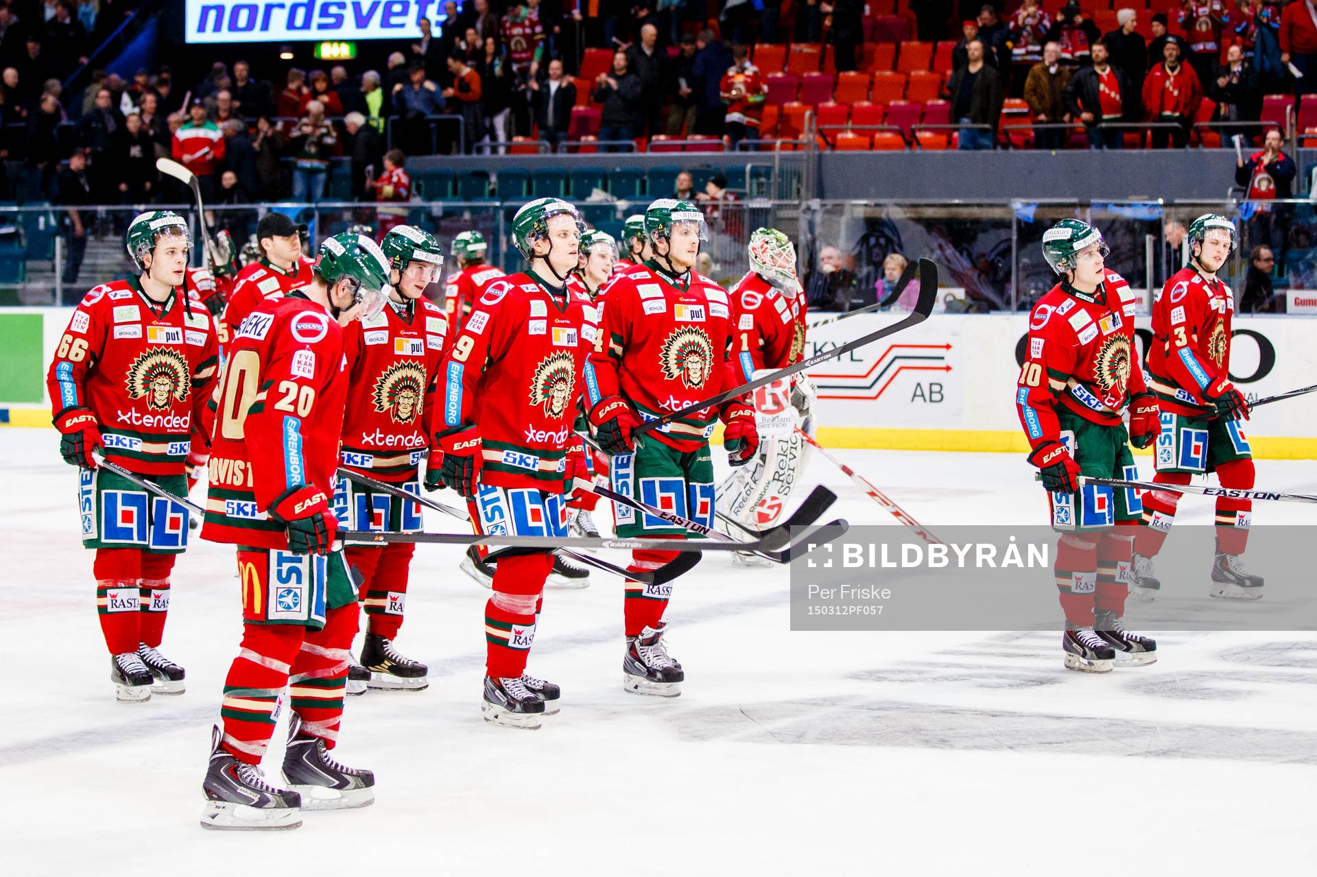 Frölundas spelare tackar publiken