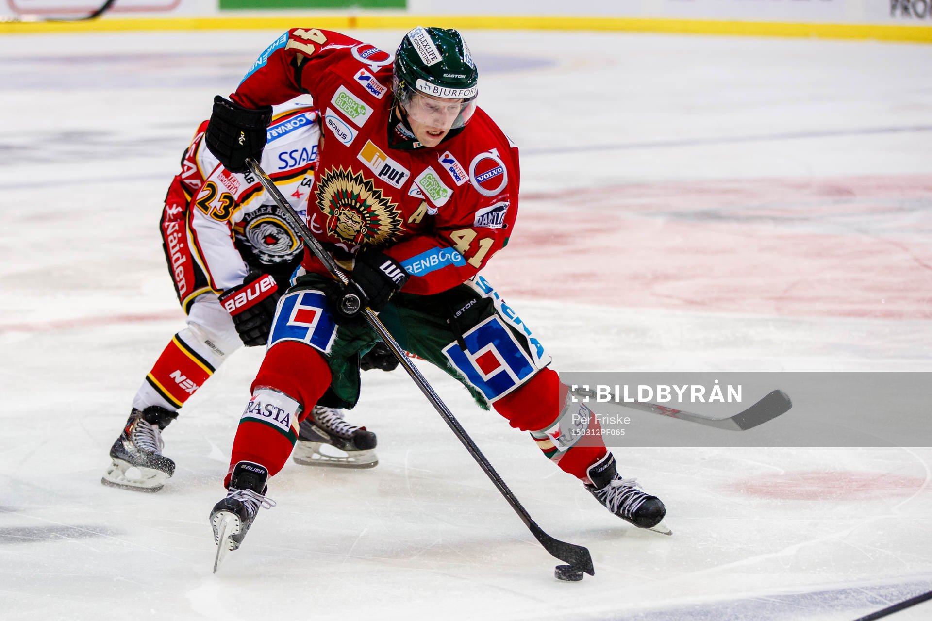 Frölundas Mathis Olimb med pucken