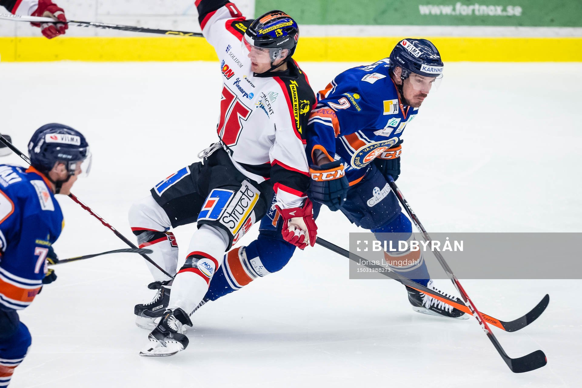 kamp mellan Örebros Derek Ryan och Växjös Teemu Laakso