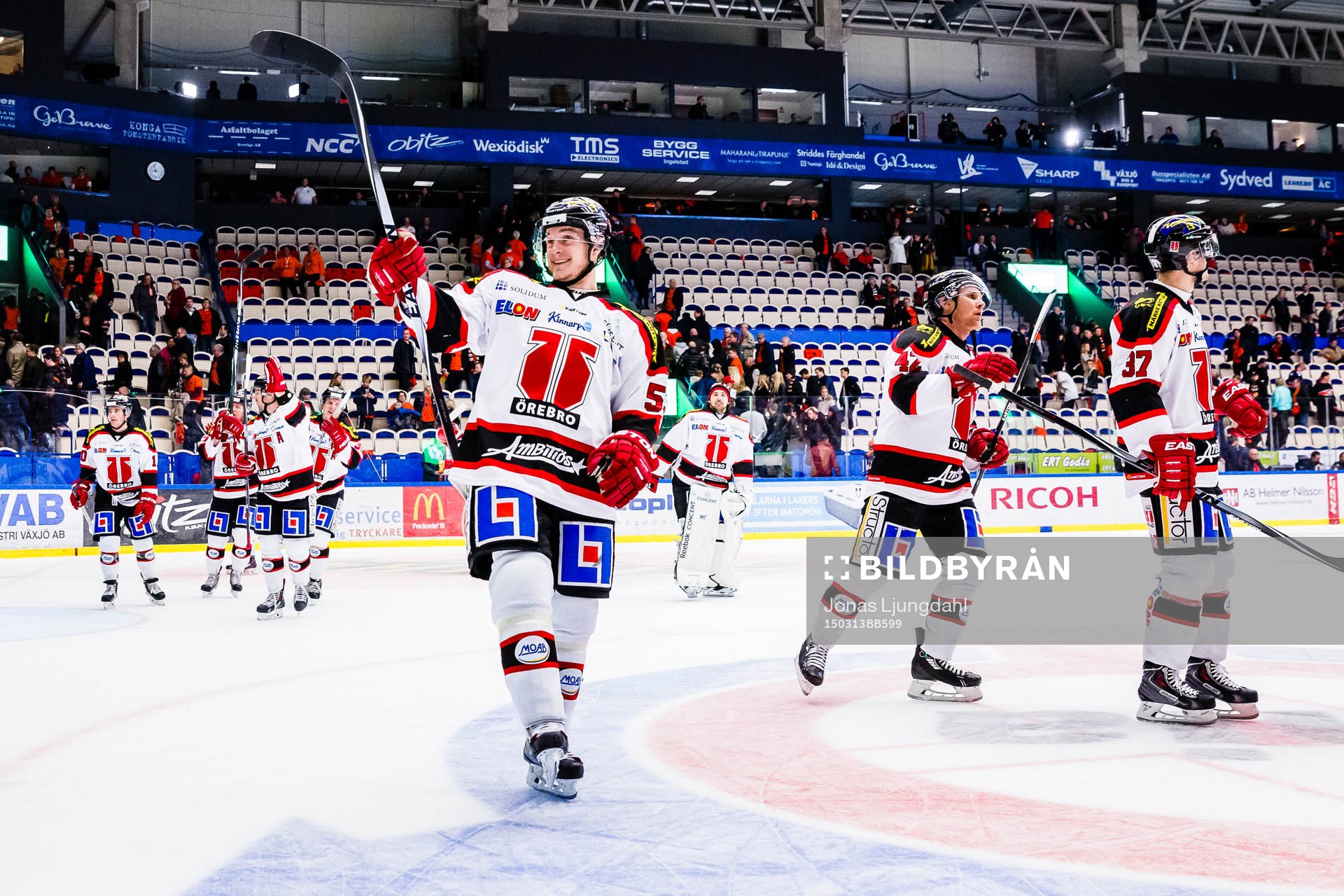 Örebros spelare firar