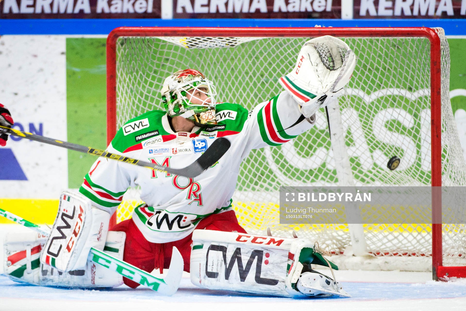 Malmö Redhawks Fabian Brunnströms (ej i bild) gör 2-1