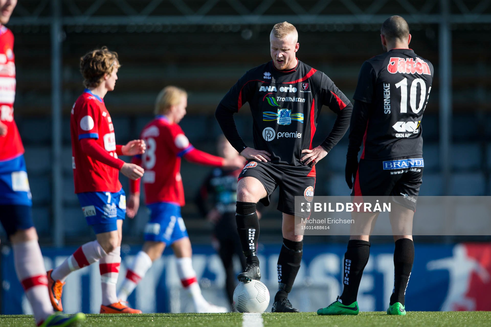 Trollhättans Jonathan Gustafsson och Josef Daoud deppar