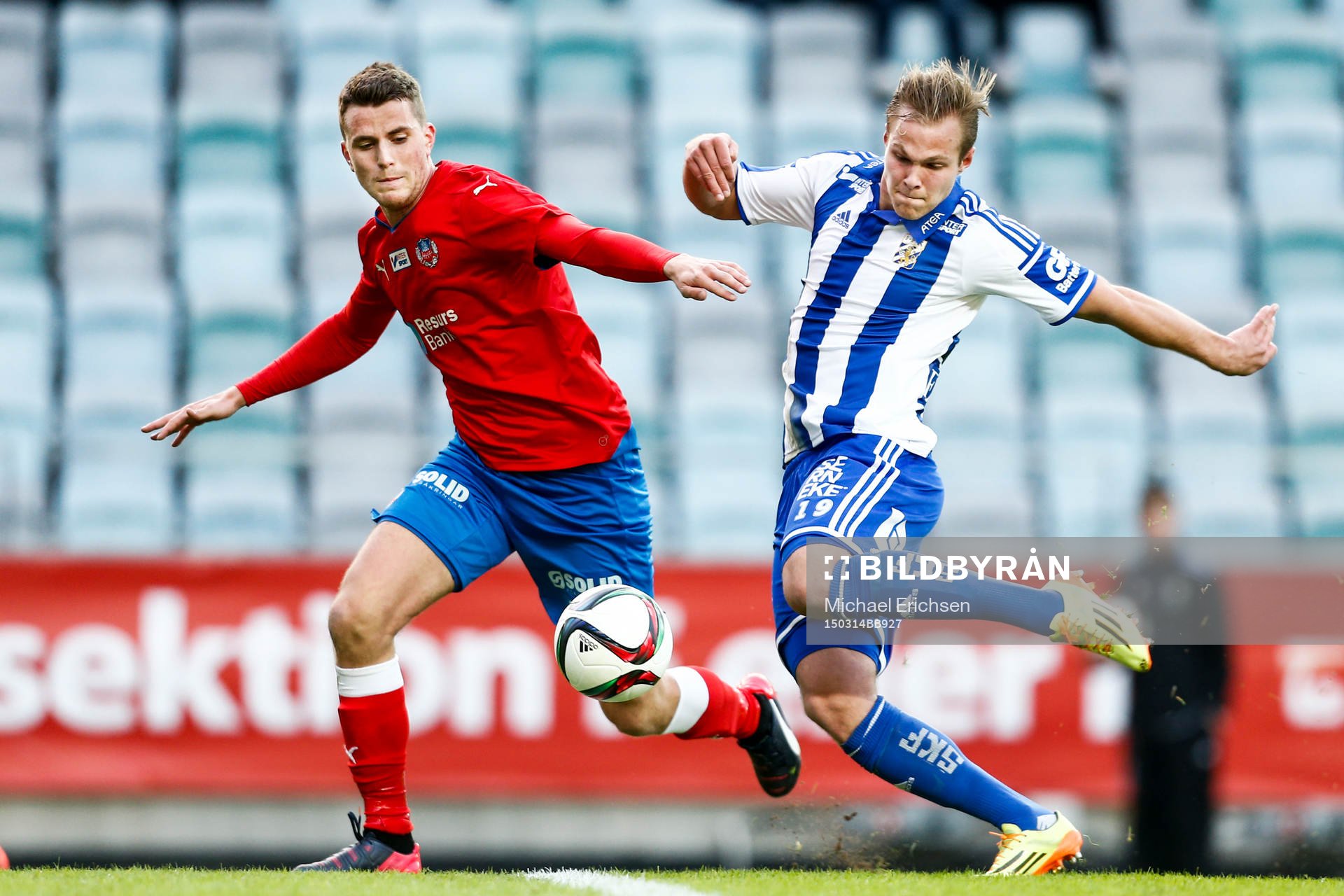 IFK Göteborgs Gustav Engvall testar skott