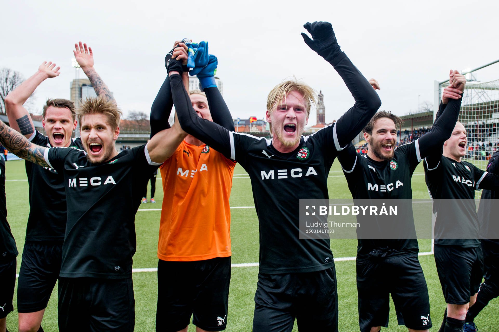 Örebros Daniel Björnqvist, målvakt Jacob Rinne, Karl
