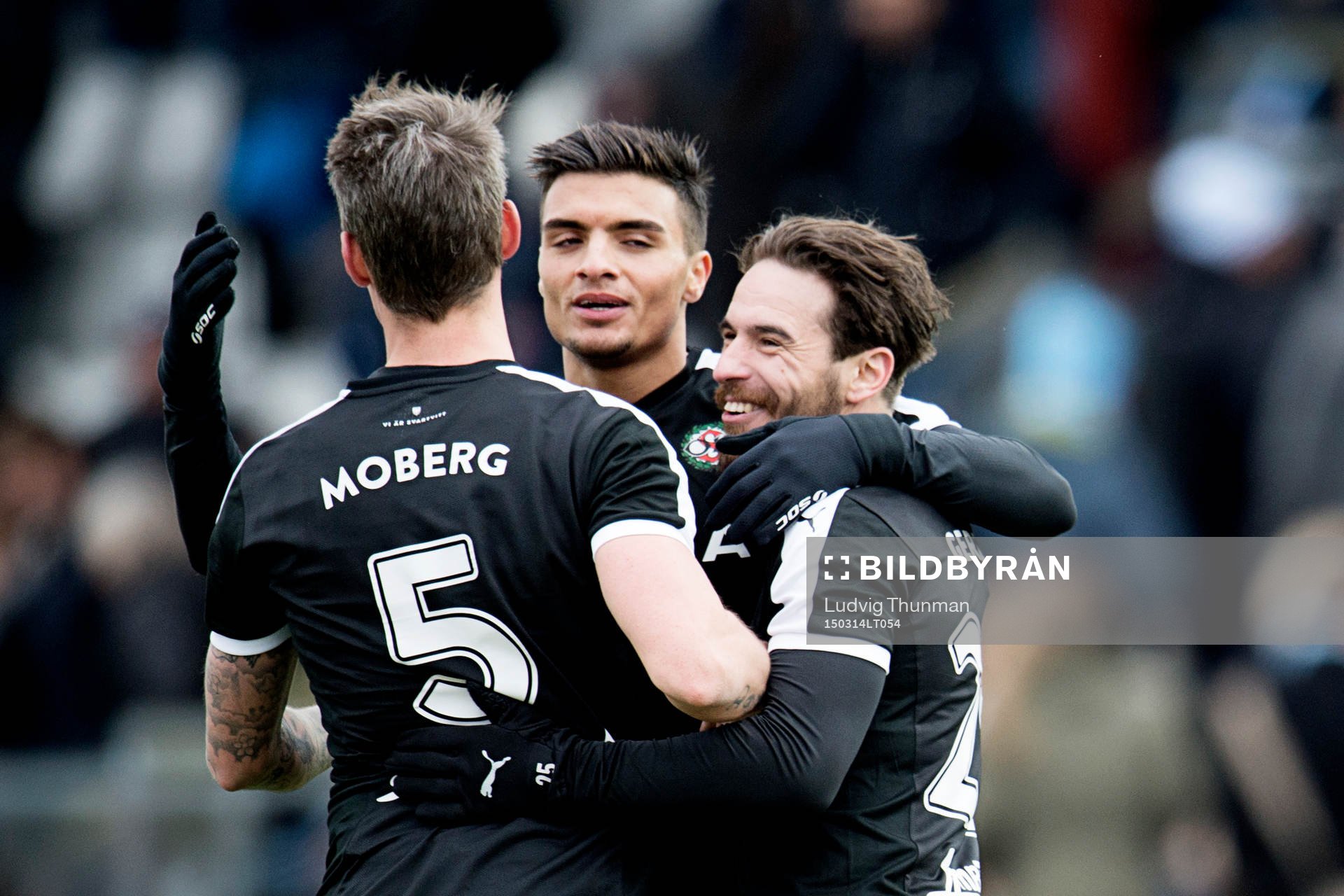 Örebros Erik Moberg , Nordin Gerzic och Ahmed Yasin jublar