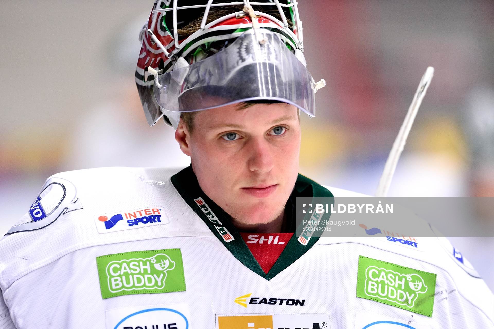 Frölundas målvakt Lars Johansson på uppvärmningen innan