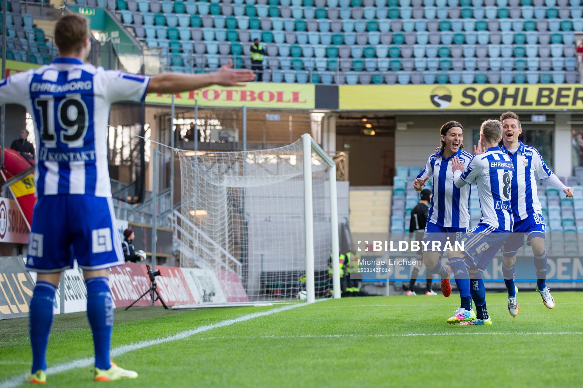 IFK Göteborgs Gustav Engvall jublar vid hörnflaggan