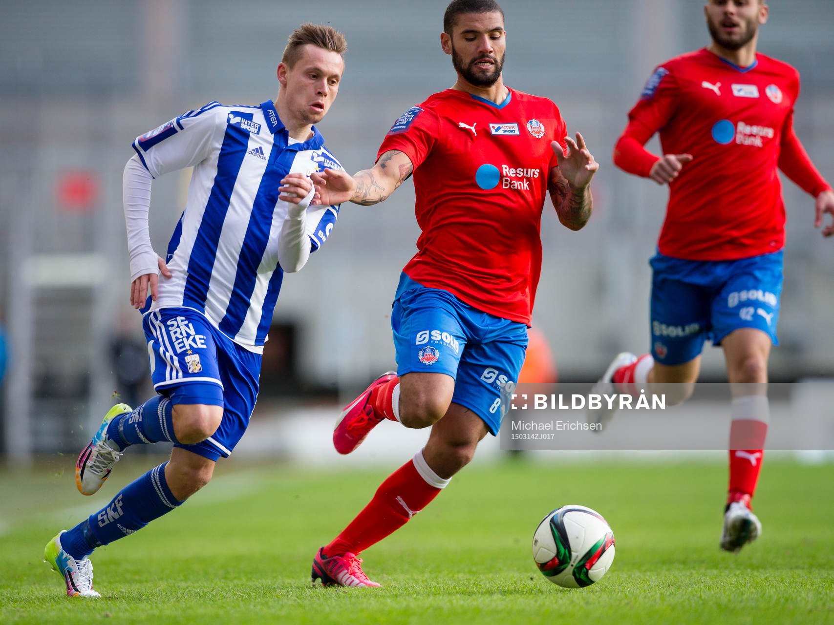 IFK Göteborgs Jakob Ankersen före Helsingborgs Victor