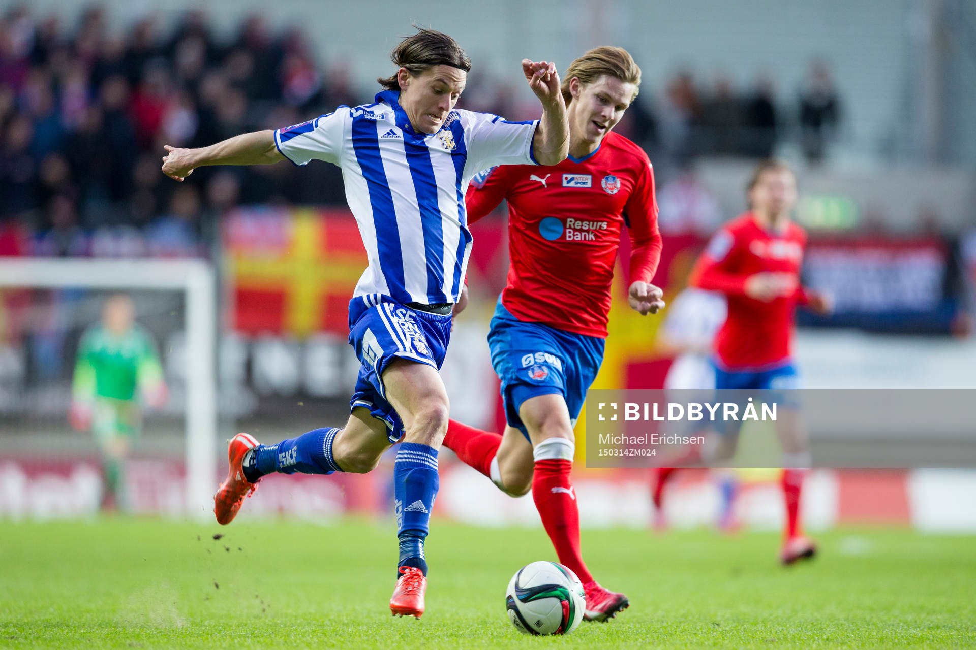 IFK Göteborgs Lasse Vibe före Helsingborgs Emil Krafth
