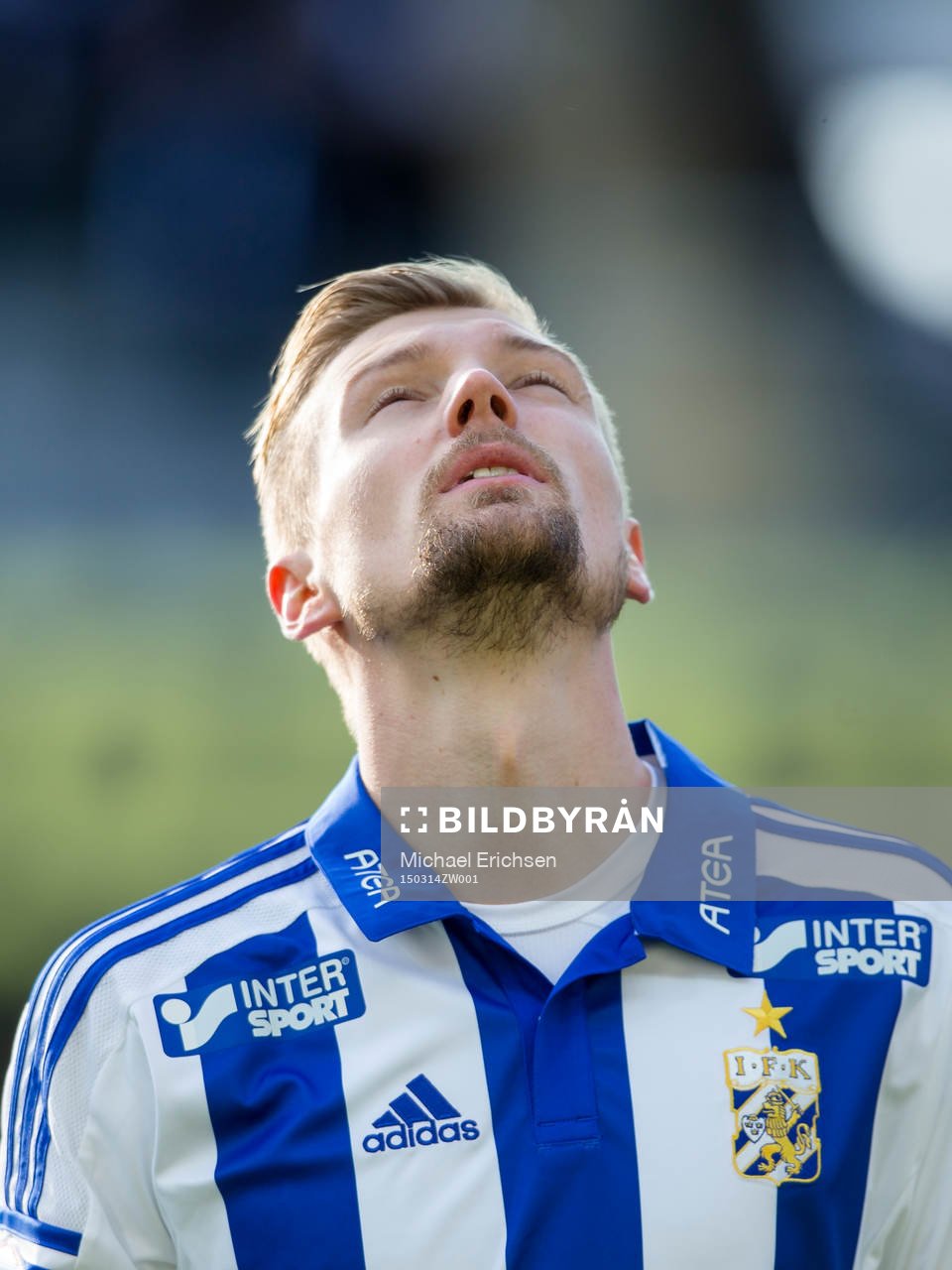 IFK Göteborgs Sebastian Eriksson tar in atmosfären innan