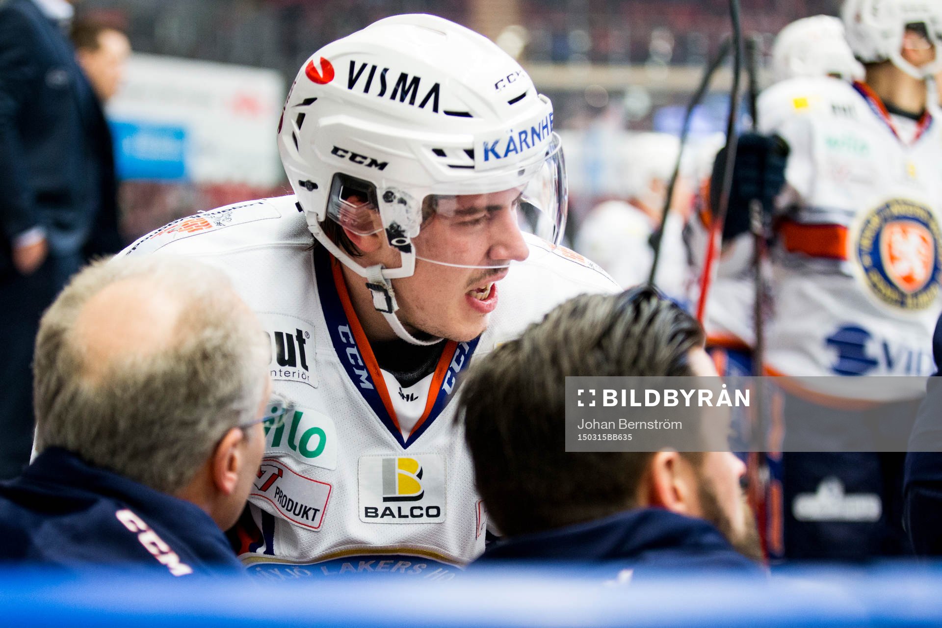 Växjös Sebastian Erixon fick lämna isen skadad