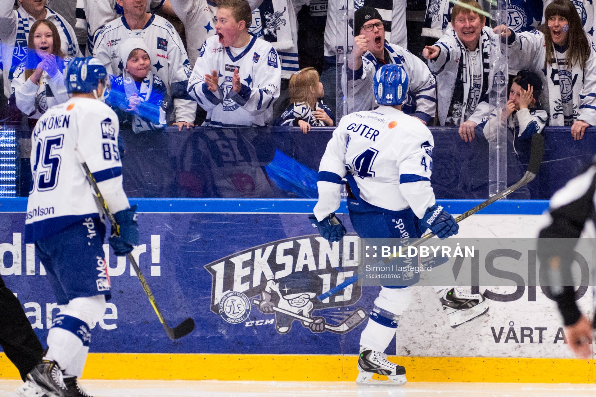 Leksands Mattias Guter jublar mot publiken