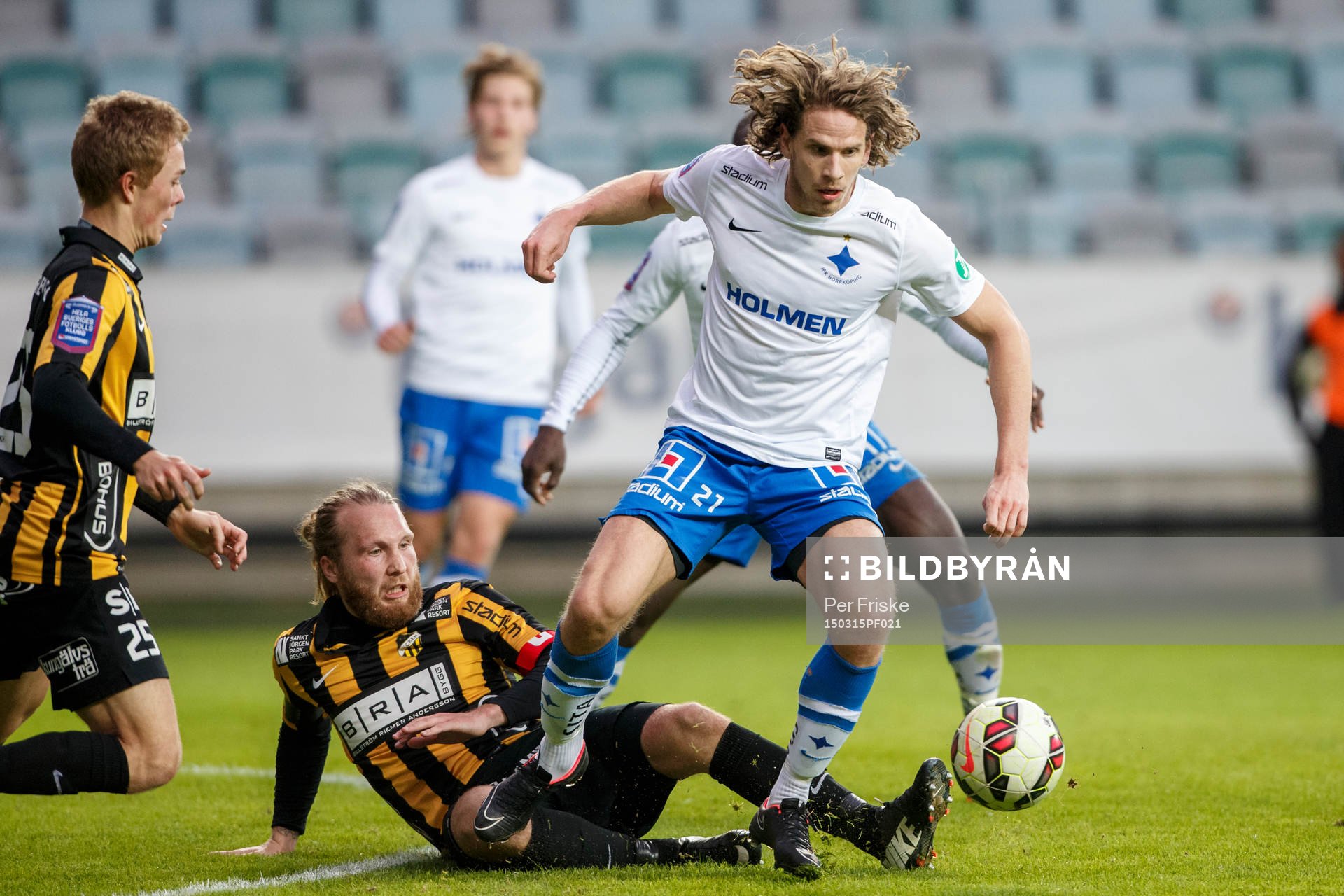 Häckens Emil Wahlström och Norrköpings Andreas Hadenius